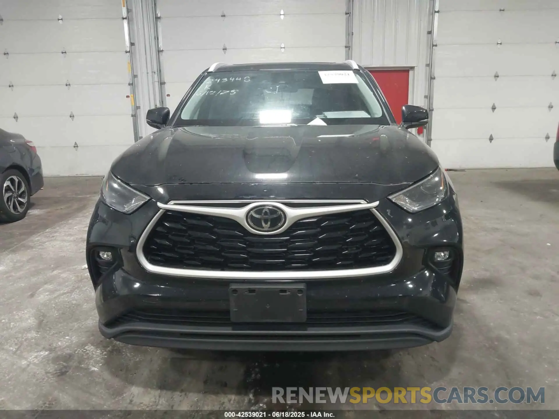 12 fotografías del automóvil dañado 5TDGZRBH8NS252644 TOYOTA HIGHLANDER 2022