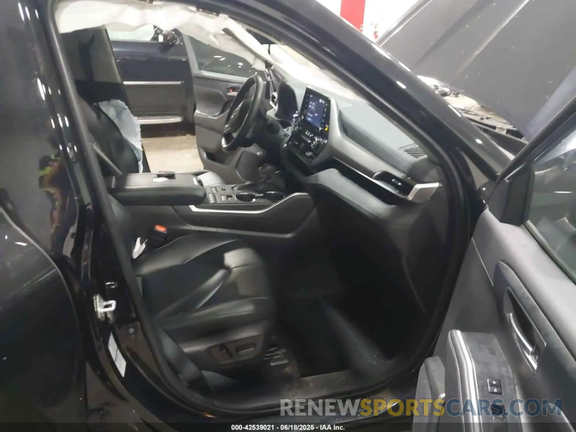 5 fotografías del automóvil dañado 5TDGZRBH8NS252644 TOYOTA HIGHLANDER 2022
