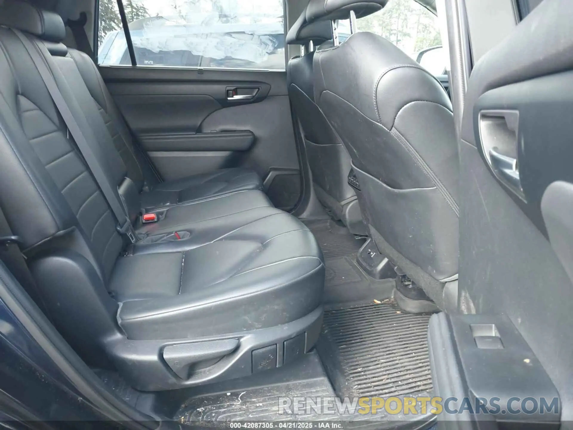 8 fotografías del automóvil dañado 5TDGZRBH8NS587449 TOYOTA HIGHLANDER 2022