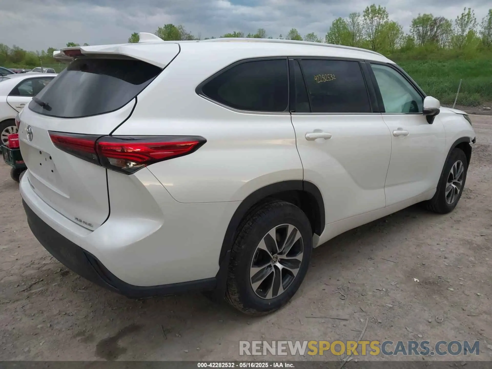 4 fotografías del automóvil dañado 5TDGZRBHXNS178532 TOYOTA HIGHLANDER 2022