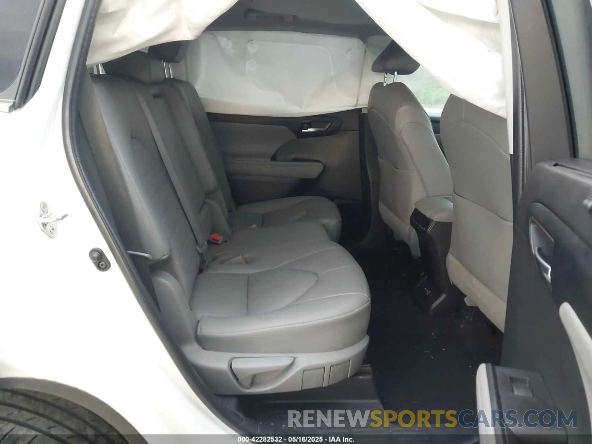 8 fotografías del automóvil dañado 5TDGZRBHXNS178532 TOYOTA HIGHLANDER 2022
