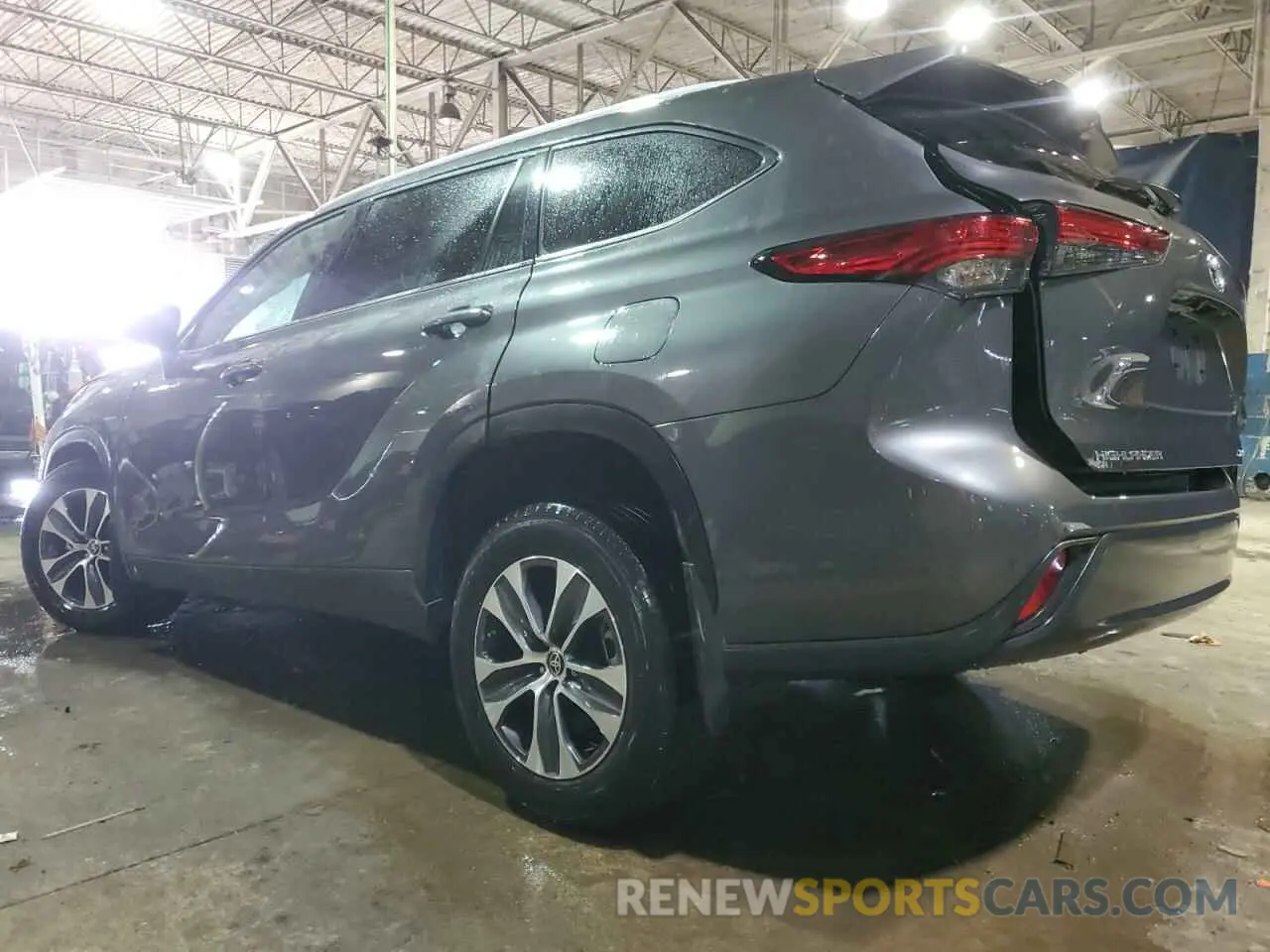 2 fotografías del automóvil dañado 5TDGZRBHXNS222559 TOYOTA HIGHLANDER 2022