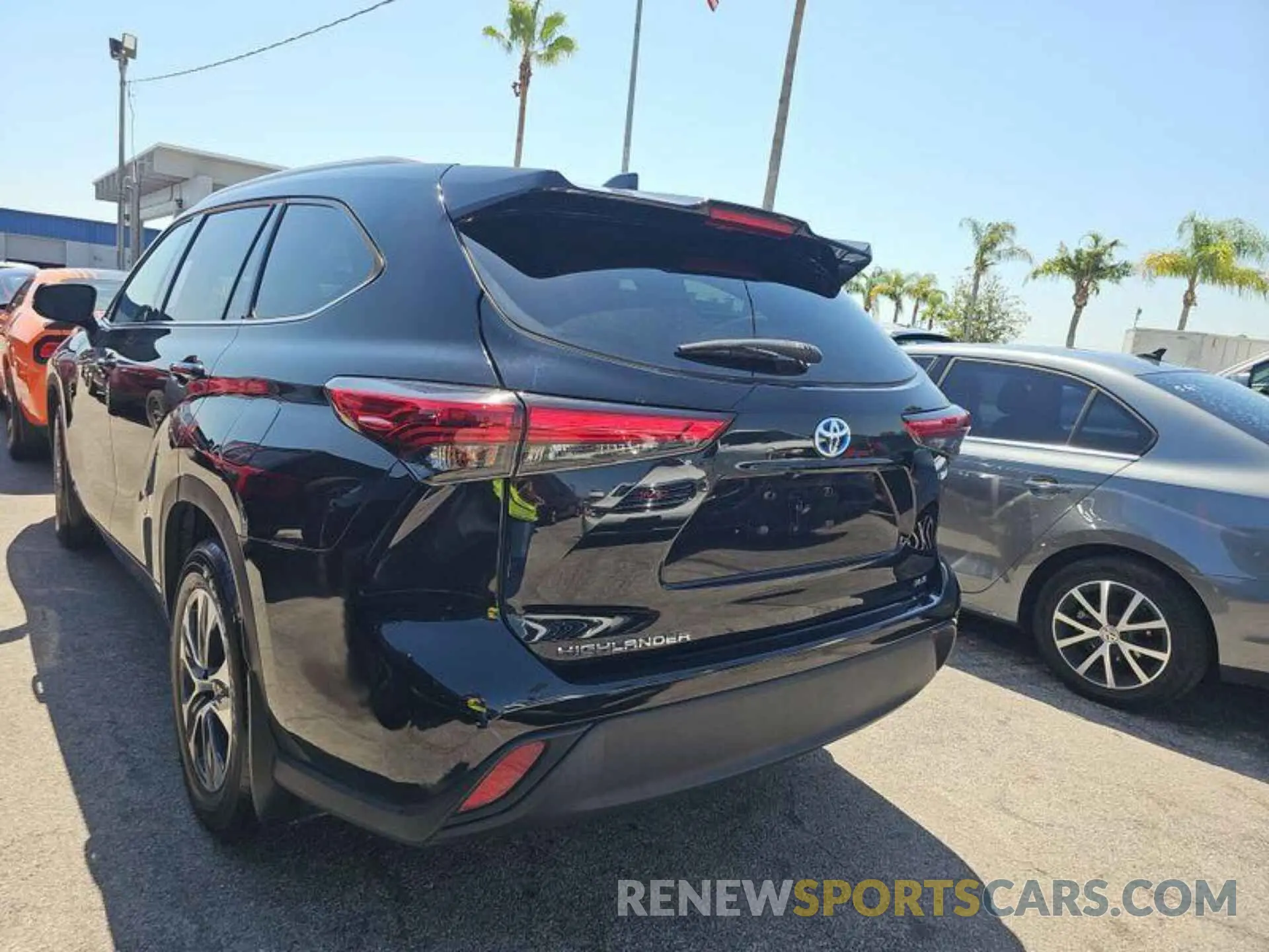 13 fotografías del automóvil dañado 5TDHBRCH3NS544497 TOYOTA HIGHLANDER 2022