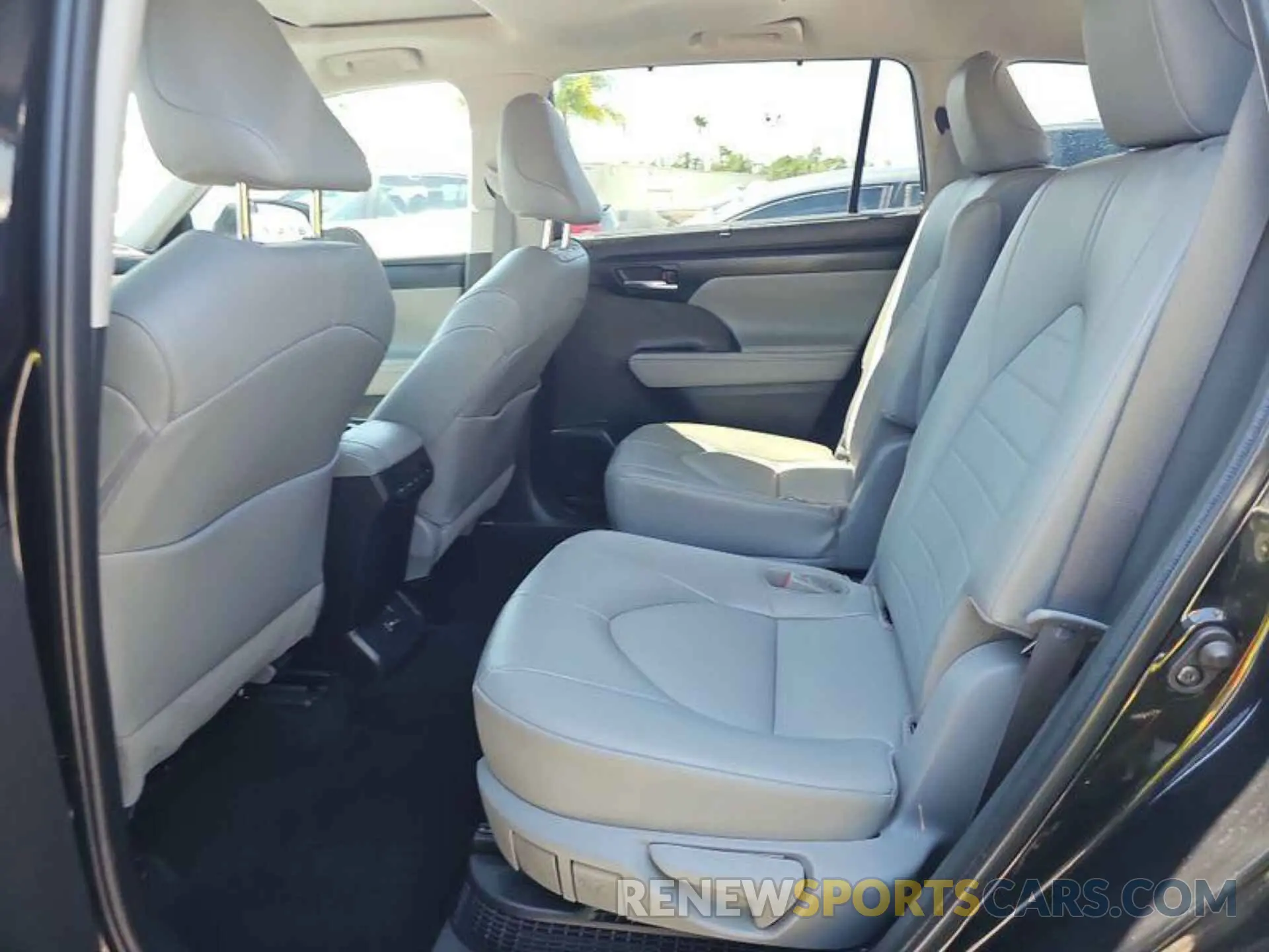 18 fotografías del automóvil dañado 5TDHBRCH3NS544497 TOYOTA HIGHLANDER 2022