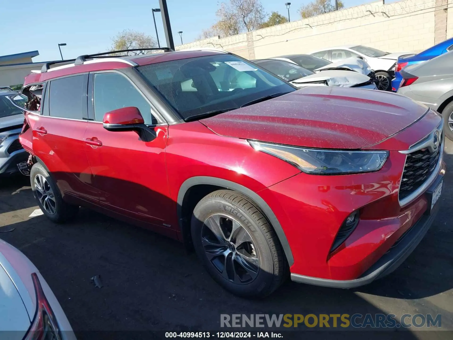 13 fotografías del automóvil dañado 5TDHBRCH3NS552163 TOYOTA HIGHLANDER 2022