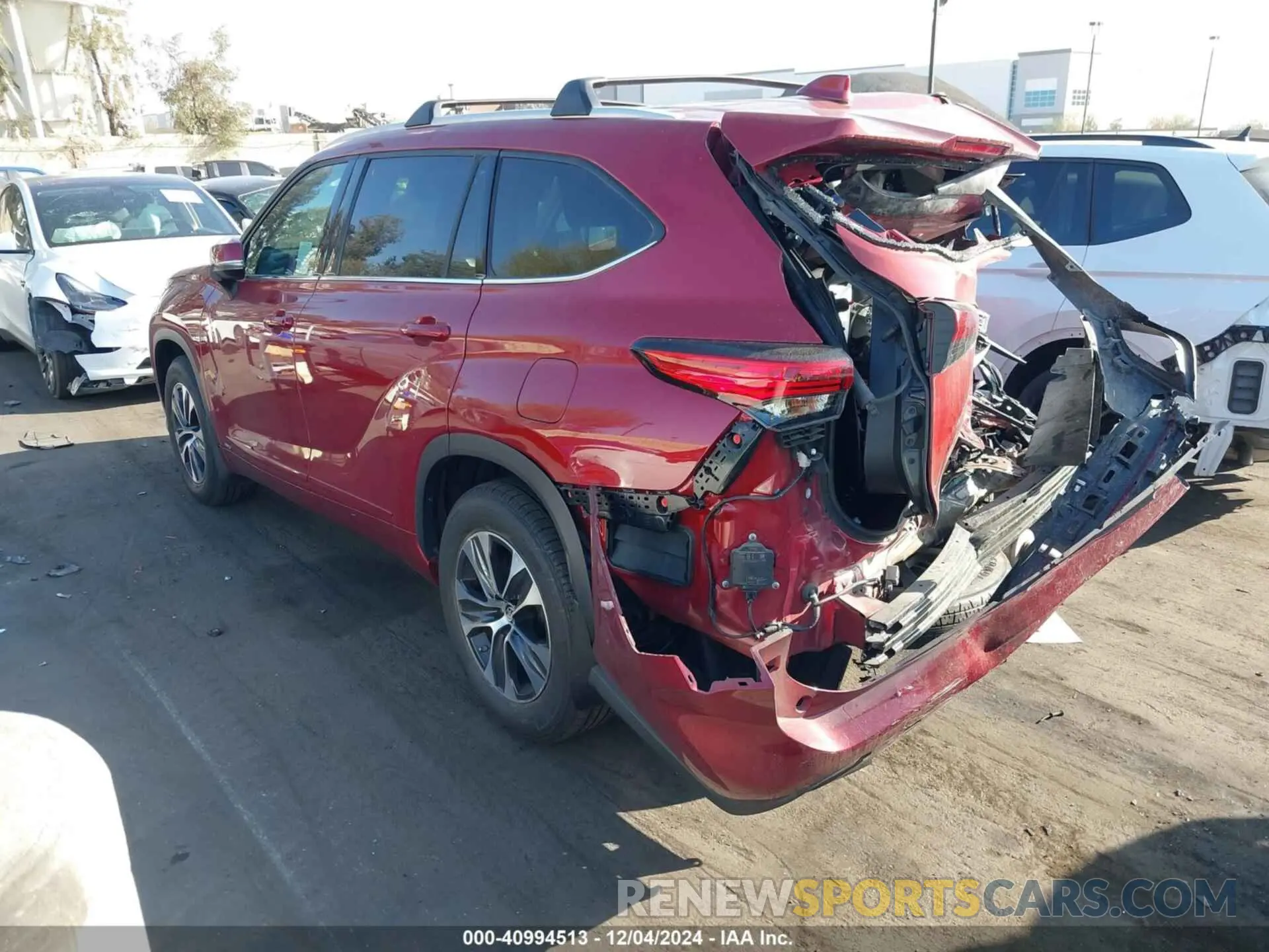 3 fotografías del automóvil dañado 5TDHBRCH3NS552163 TOYOTA HIGHLANDER 2022