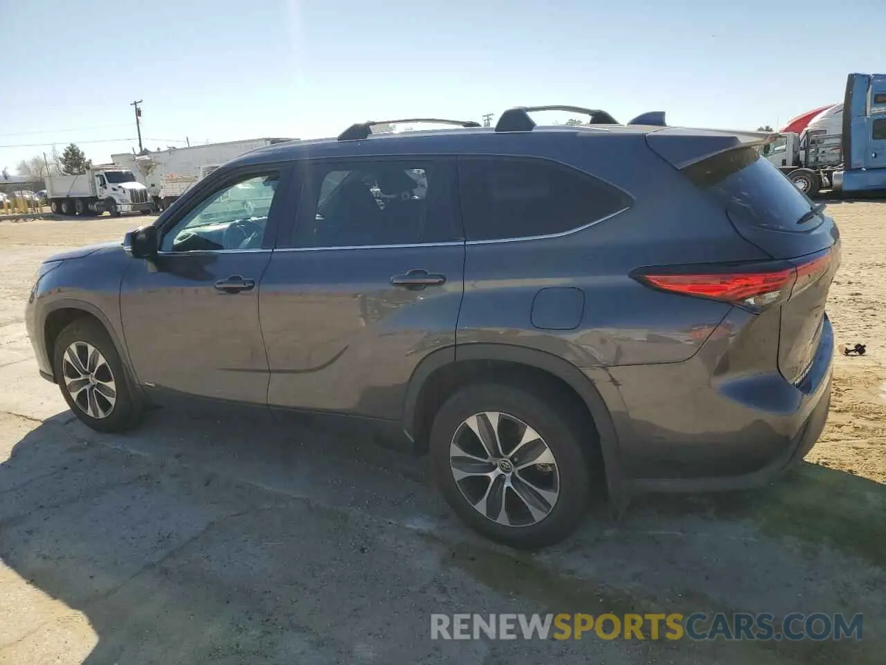 2 fotografías del automóvil dañado 5TDHBRCH6NS551718 TOYOTA HIGHLANDER 2022