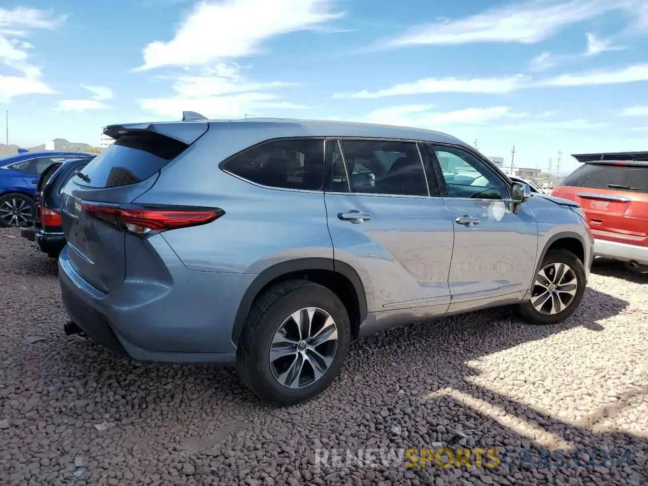 3 fotografías del automóvil dañado 5TDHZRAH1NS121058 TOYOTA HIGHLANDER 2022