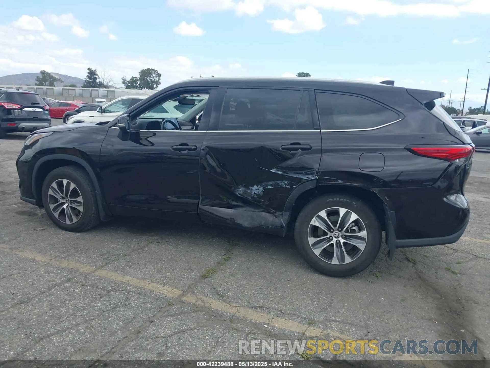 14 fotografías del automóvil dañado 5TDHZRAH3NS115858 TOYOTA HIGHLANDER 2022