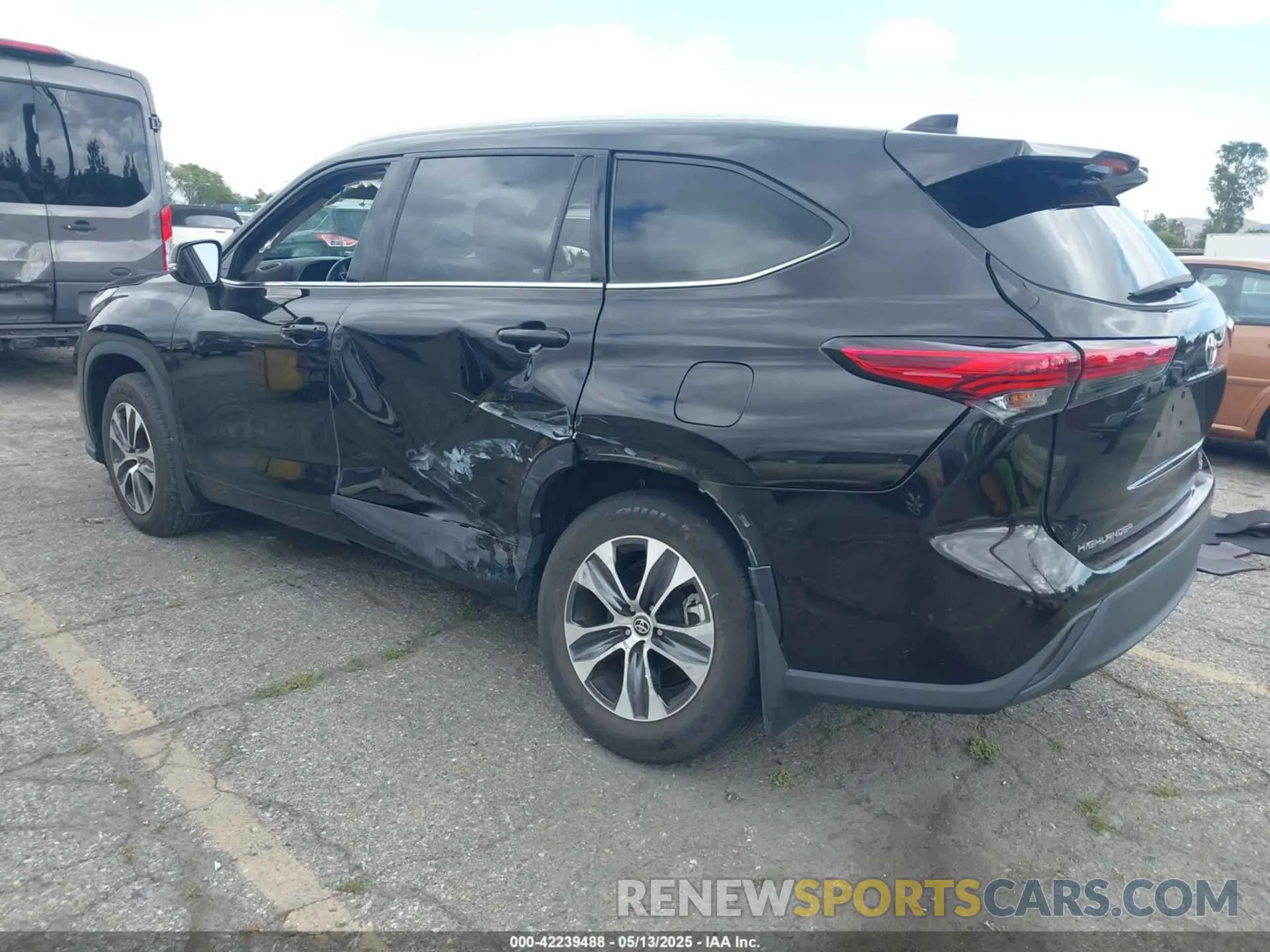 3 fotografías del automóvil dañado 5TDHZRAH3NS115858 TOYOTA HIGHLANDER 2022