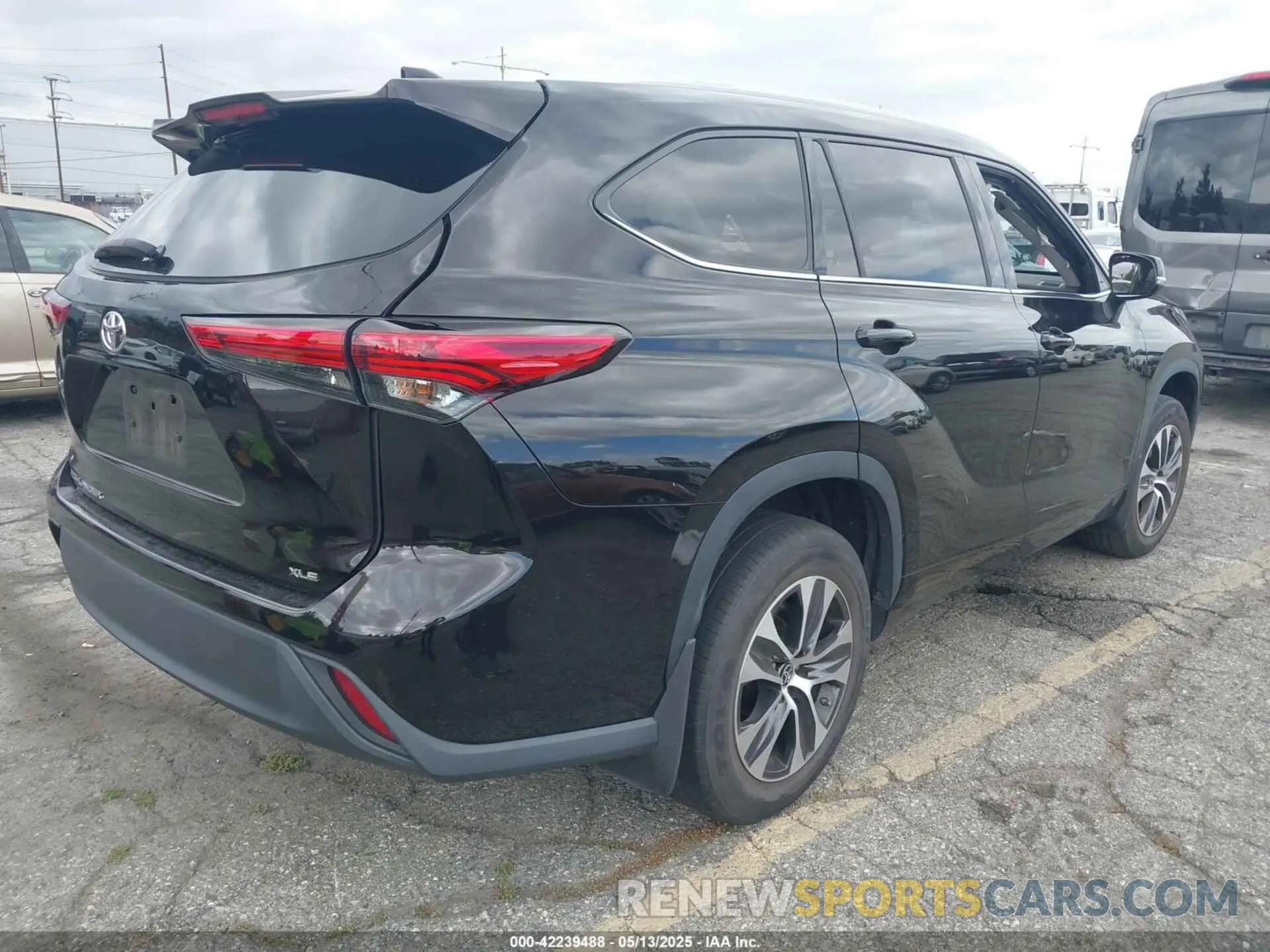 4 fotografías del automóvil dañado 5TDHZRAH3NS115858 TOYOTA HIGHLANDER 2022