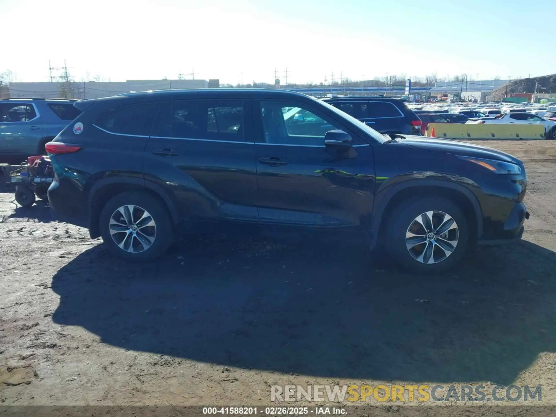 13 fotografías del automóvil dañado 5TDHZRBH0NS242484 TOYOTA HIGHLANDER 2022