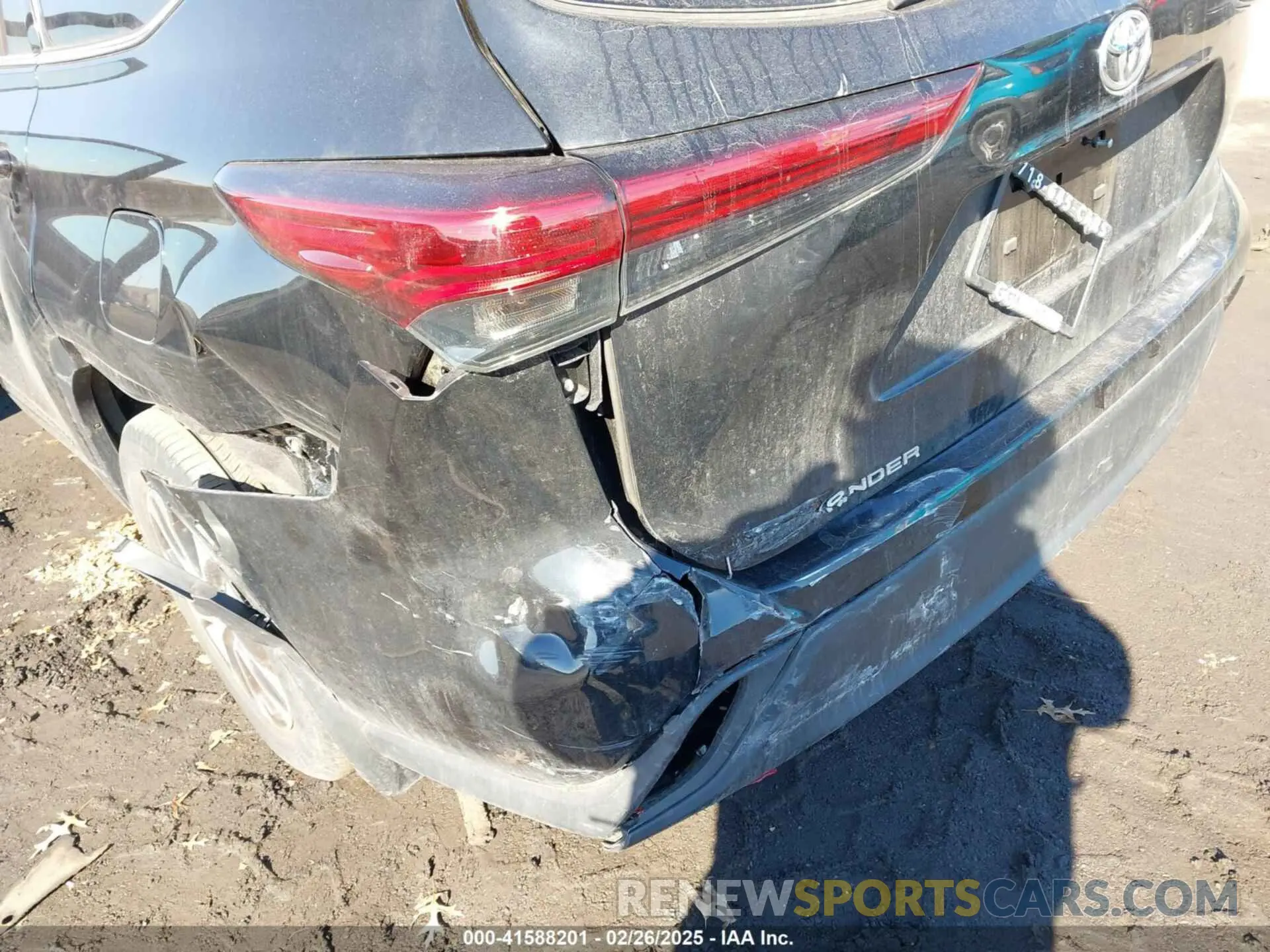 18 fotografías del automóvil dañado 5TDHZRBH0NS242484 TOYOTA HIGHLANDER 2022