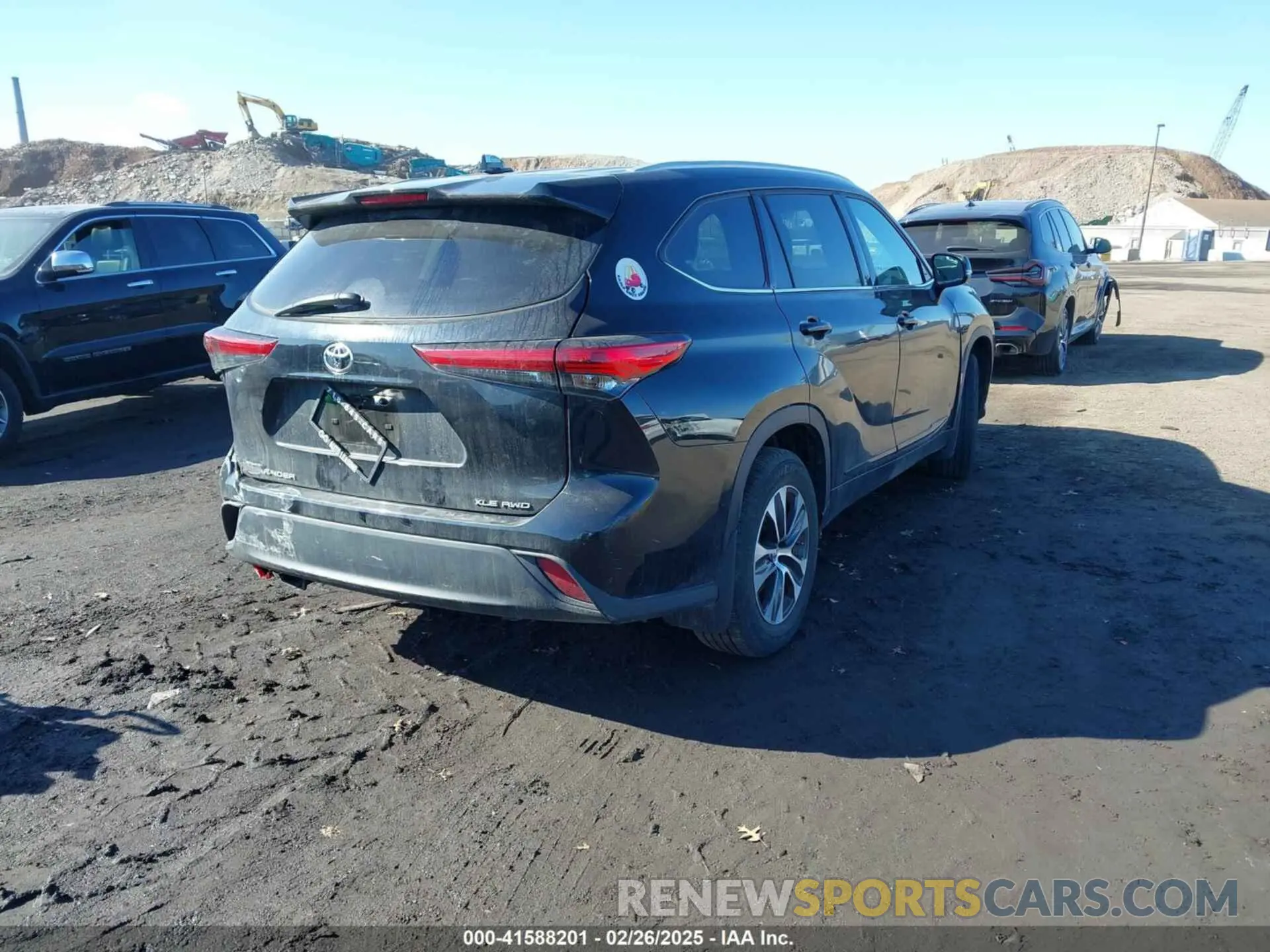 4 fotografías del automóvil dañado 5TDHZRBH0NS242484 TOYOTA HIGHLANDER 2022