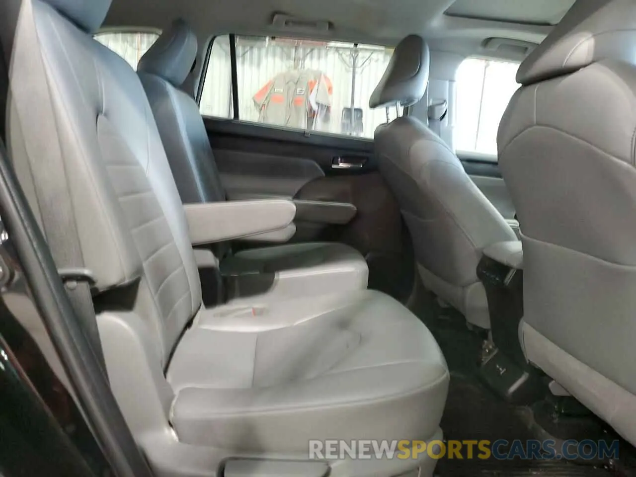 11 fotografías del automóvil dañado 5TDHZRBH1NS586745 TOYOTA HIGHLANDER 2022