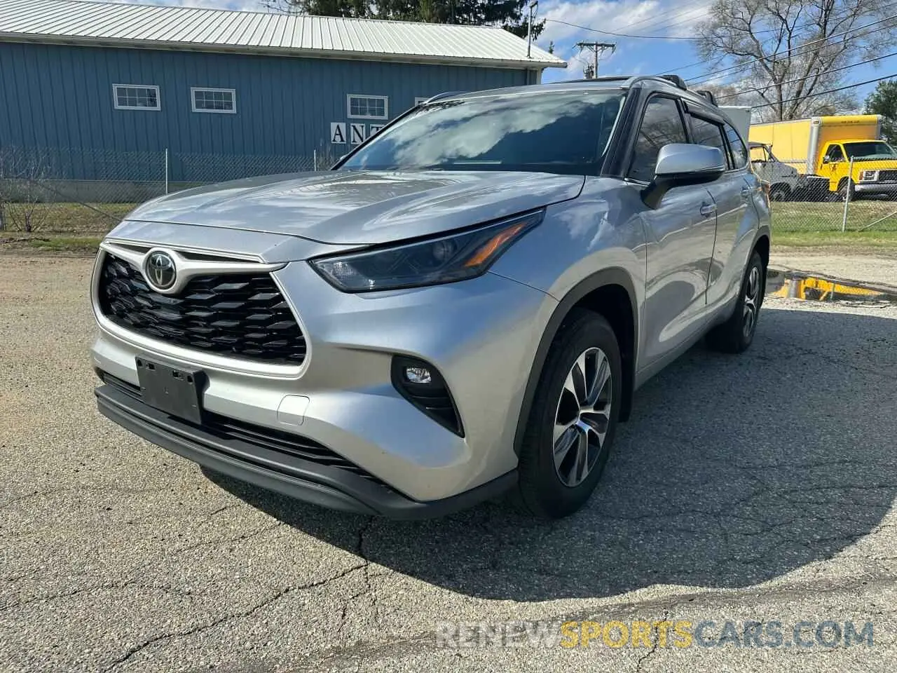 2 fotografías del automóvil dañado 5TDHZRBH2NS163799 TOYOTA HIGHLANDER 2022