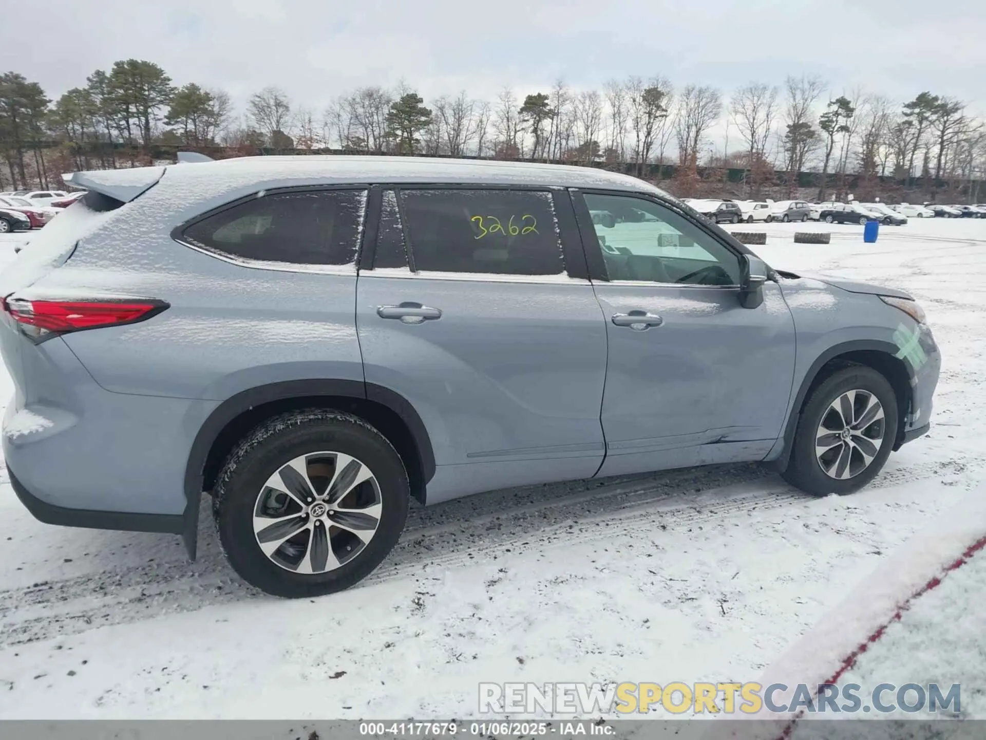 13 fotografías del automóvil dañado 5TDHZRBH2NS168663 TOYOTA HIGHLANDER 2022
