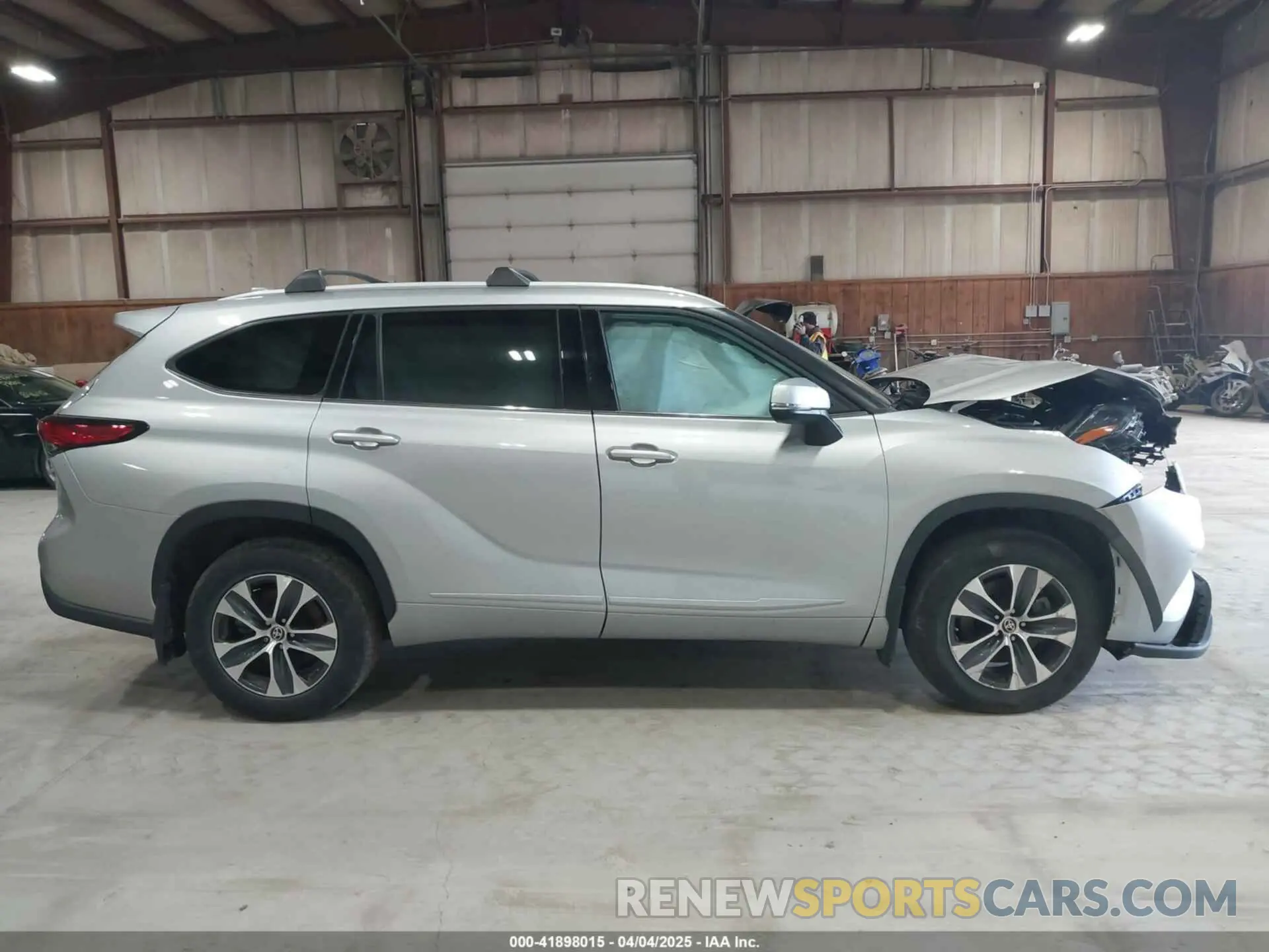 13 fotografías del automóvil dañado 5TDHZRBH3NS579974 TOYOTA HIGHLANDER 2022