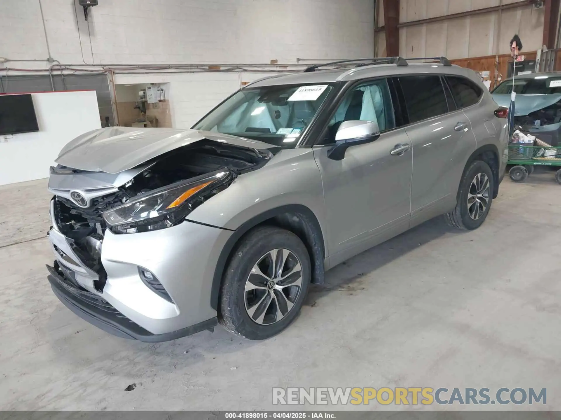 2 fotografías del automóvil dañado 5TDHZRBH3NS579974 TOYOTA HIGHLANDER 2022