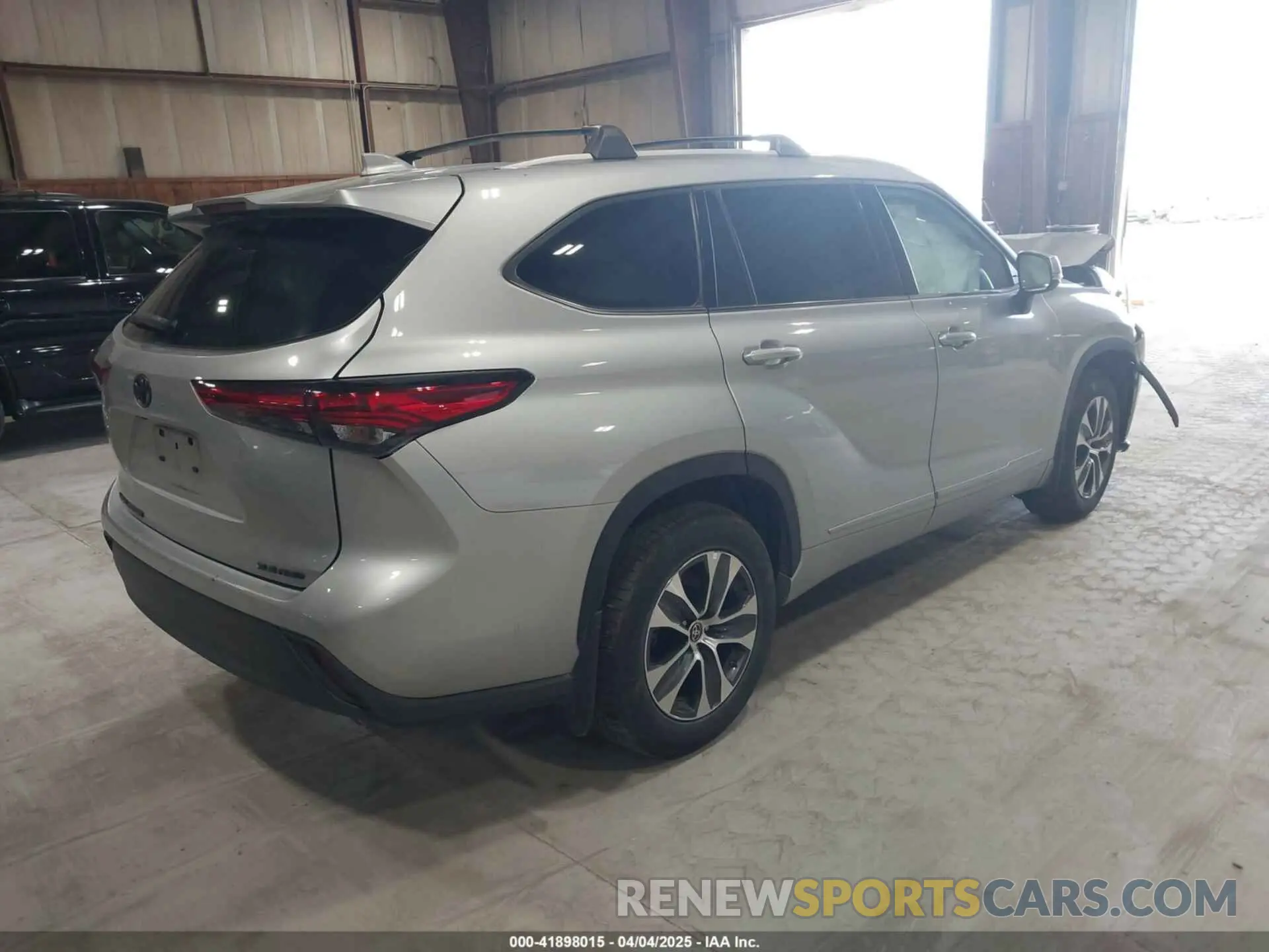4 fotografías del automóvil dañado 5TDHZRBH3NS579974 TOYOTA HIGHLANDER 2022