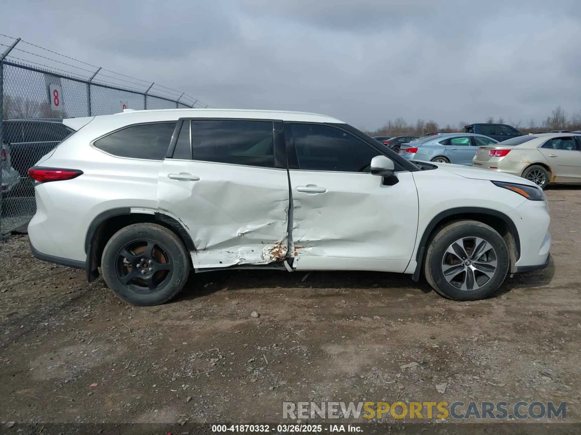 14 fotografías del automóvil dañado 5TDHZRBH4NS234629 TOYOTA HIGHLANDER 2022