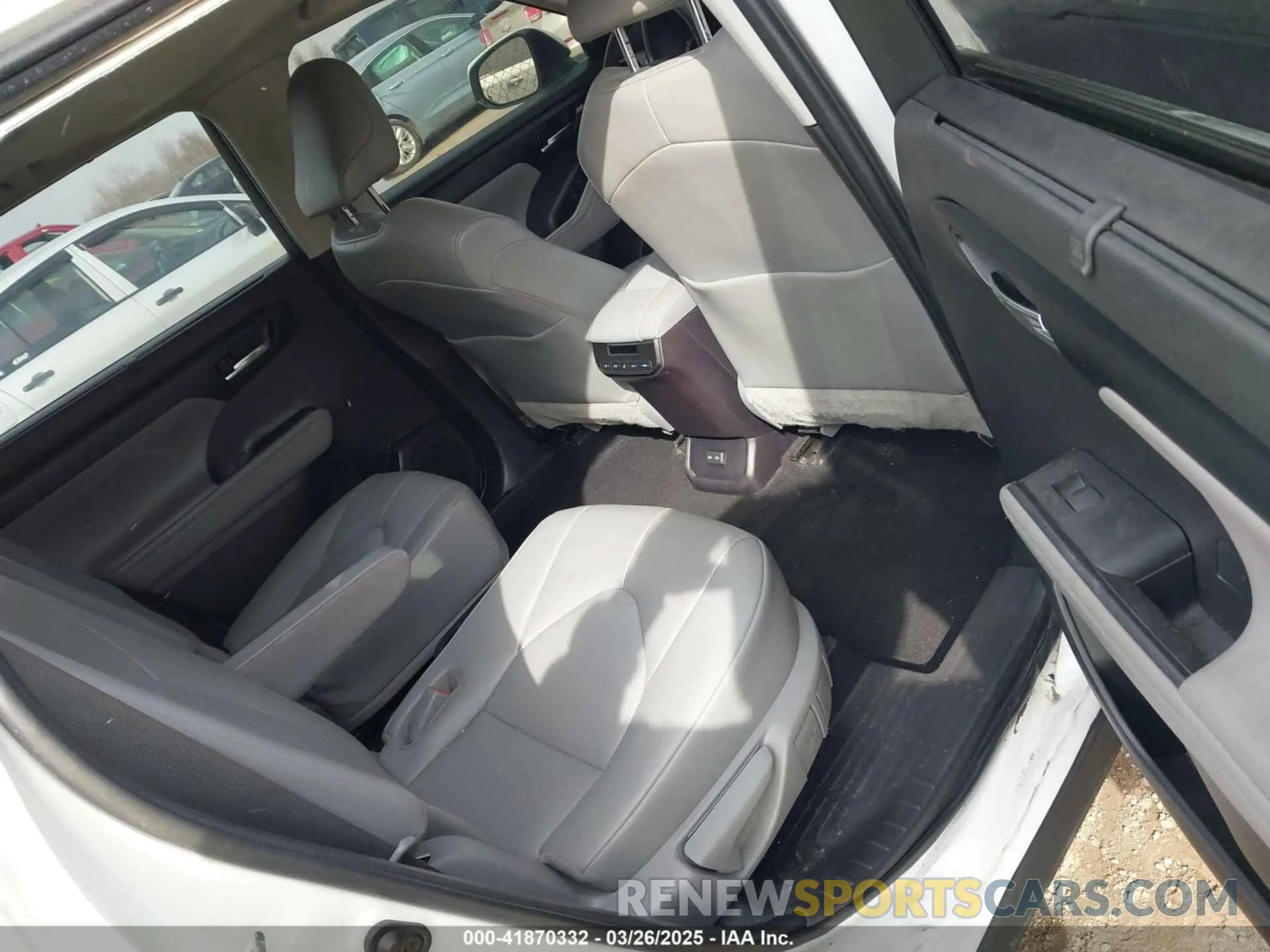 8 fotografías del automóvil dañado 5TDHZRBH4NS234629 TOYOTA HIGHLANDER 2022