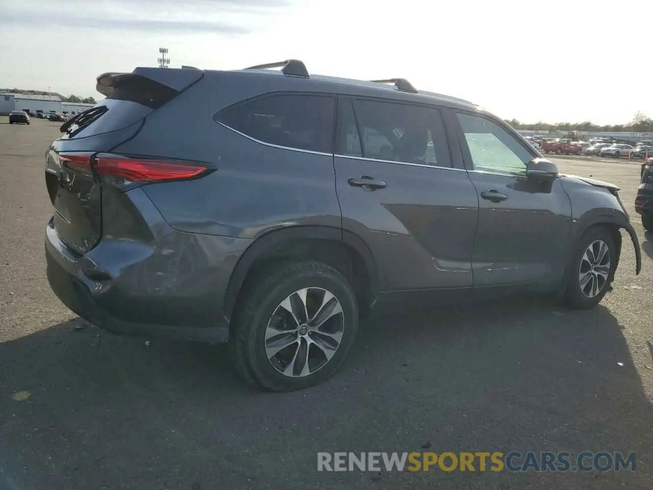3 fotografías del automóvil dañado 5TDHZRBH4NS585976 TOYOTA HIGHLANDER 2022