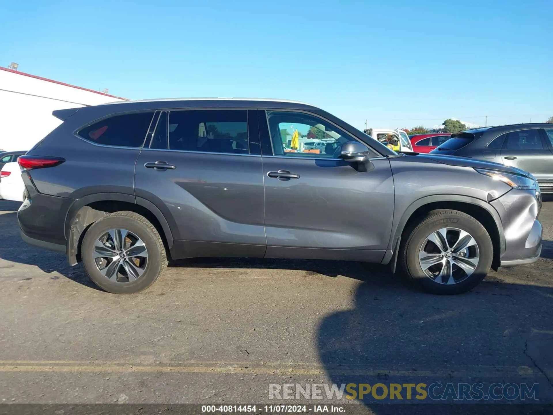 13 fotografías del automóvil dañado 5TDHZRBH6NS580892 TOYOTA HIGHLANDER 2022