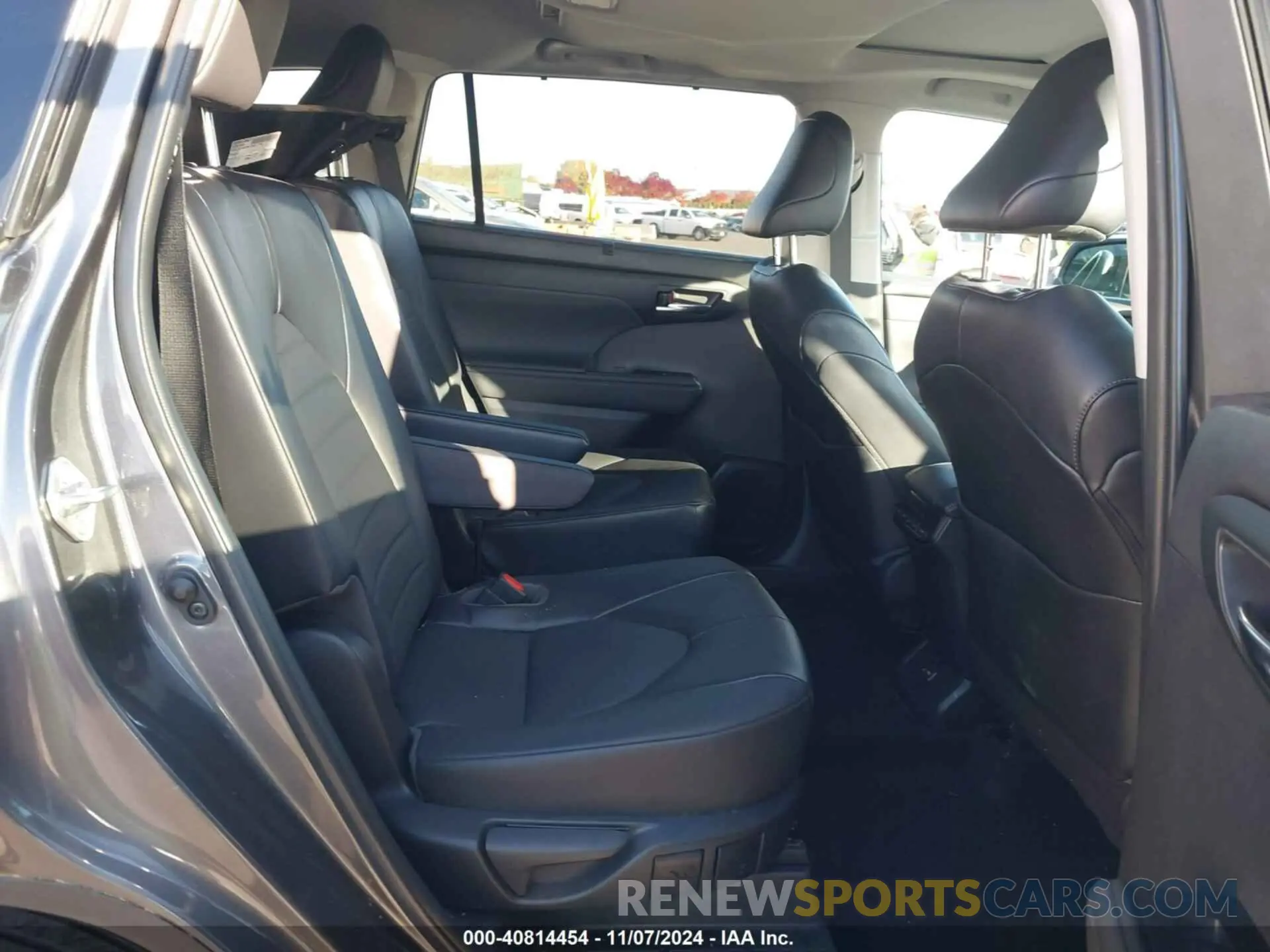8 fotografías del automóvil dañado 5TDHZRBH6NS580892 TOYOTA HIGHLANDER 2022