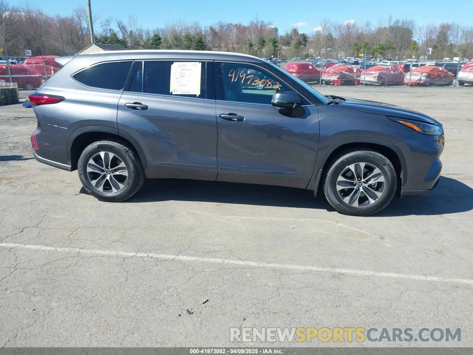 13 fotografías del automóvil dañado 5TDHZRBH7NS170179 TOYOTA HIGHLANDER 2022