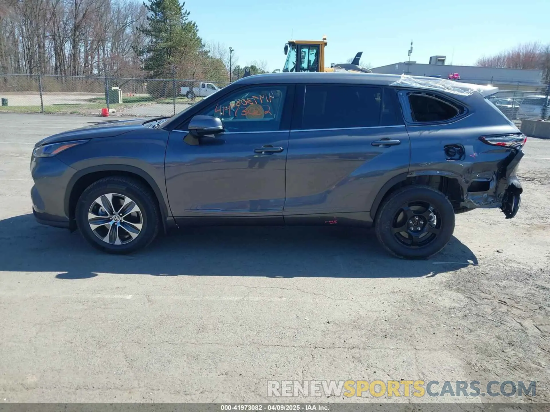 14 fotografías del automóvil dañado 5TDHZRBH7NS170179 TOYOTA HIGHLANDER 2022