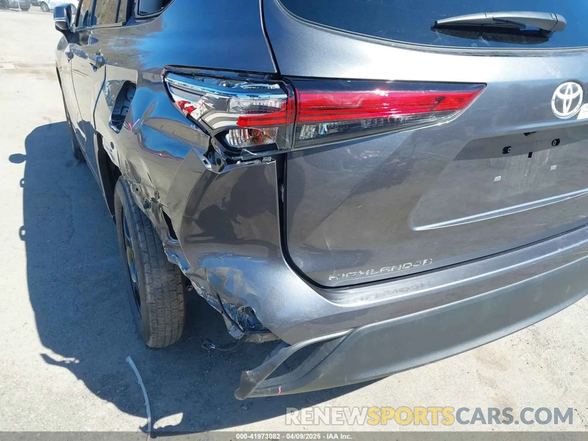 17 fotografías del automóvil dañado 5TDHZRBH7NS170179 TOYOTA HIGHLANDER 2022