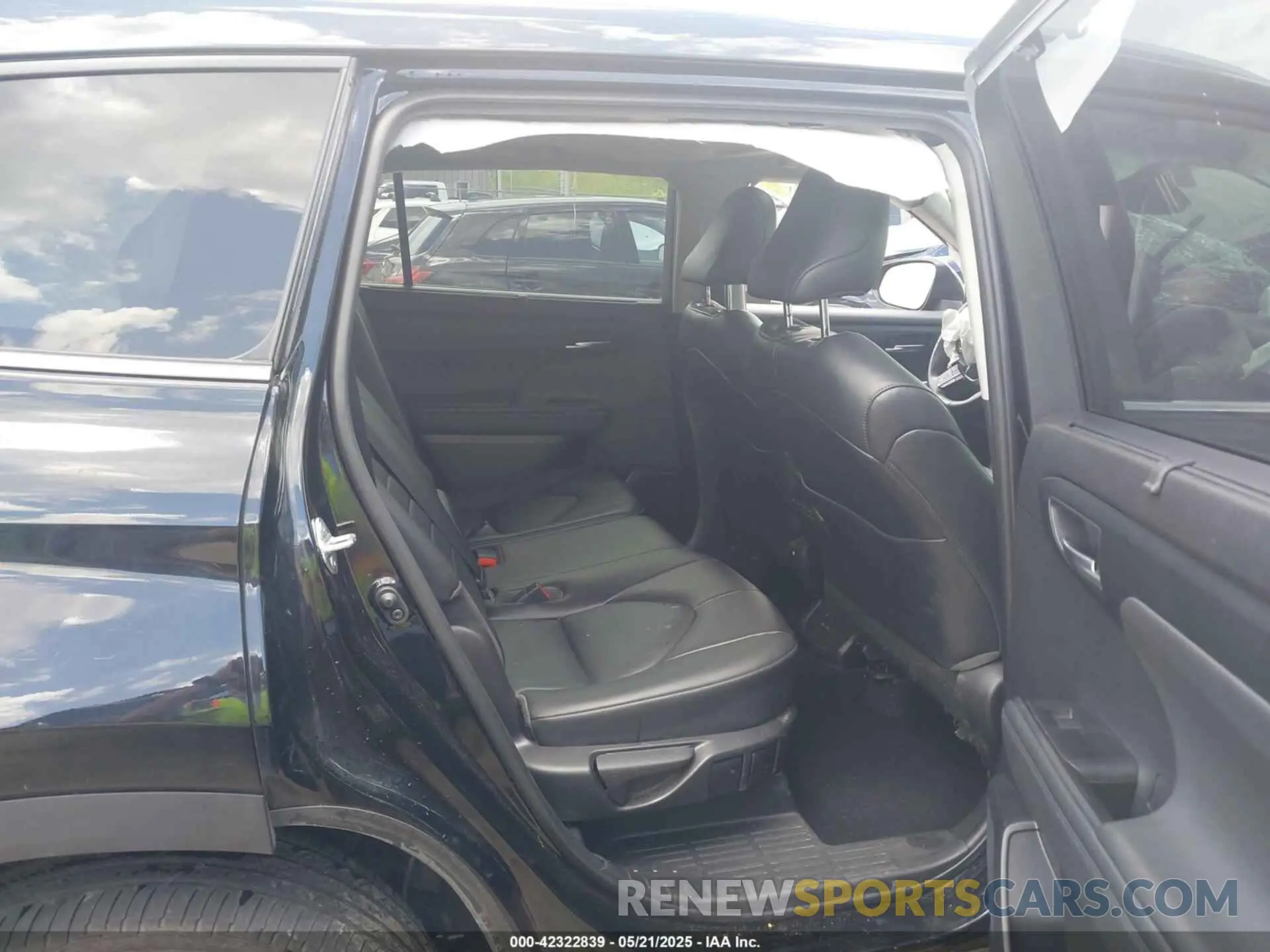 8 fotografías del automóvil dañado 5TDHZRBH8NS582062 TOYOTA HIGHLANDER 2022
