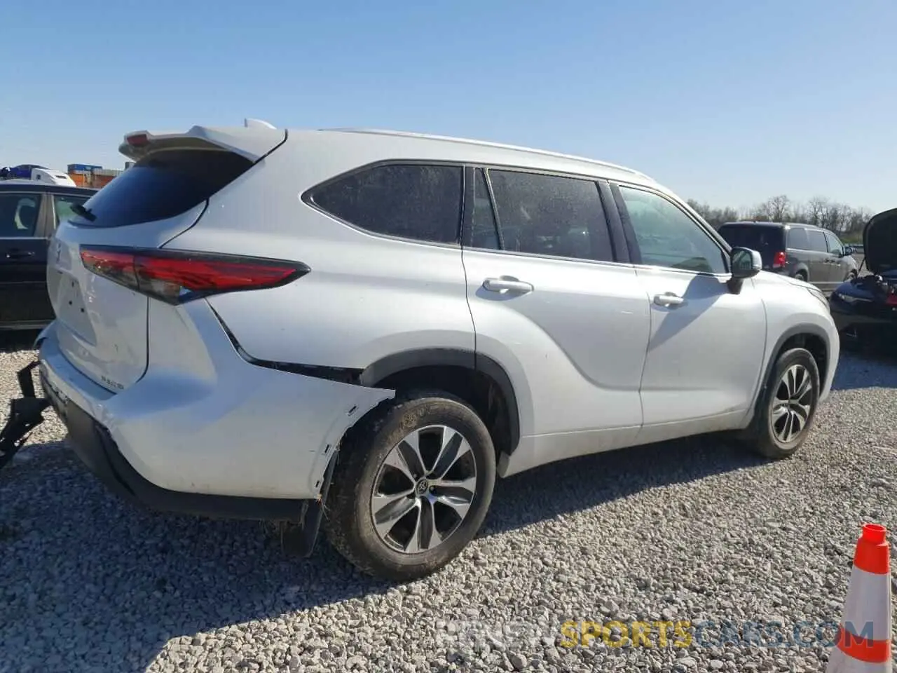 3 fotografías del automóvil dañado 5TDHZRBH8NS589500 TOYOTA HIGHLANDER 2022