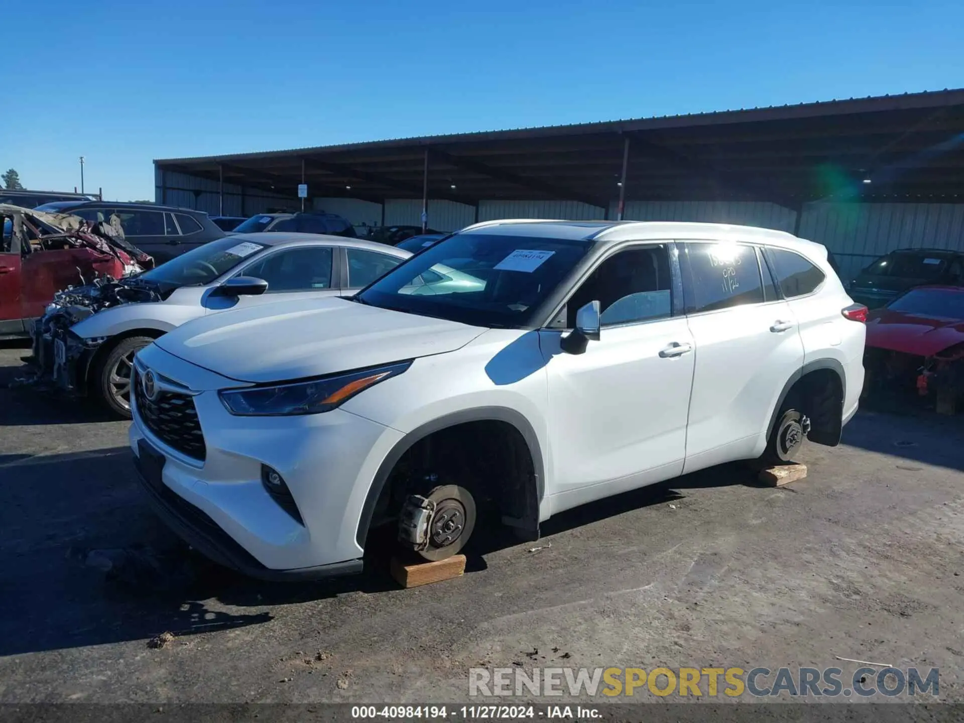 2 fotografías del automóvil dañado 5TDHZRBHXNS230942 TOYOTA HIGHLANDER 2022