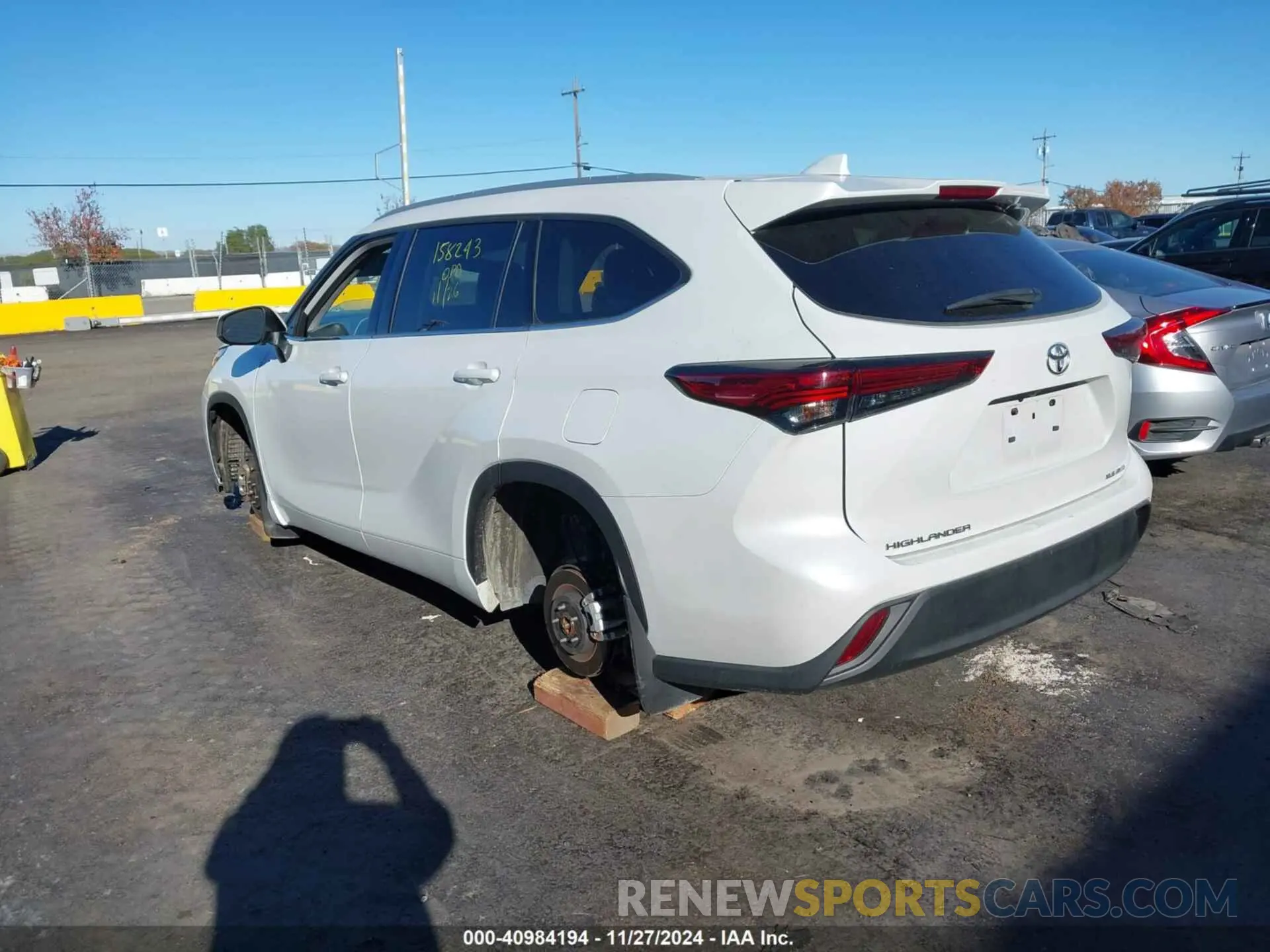3 fotografías del automóvil dañado 5TDHZRBHXNS230942 TOYOTA HIGHLANDER 2022