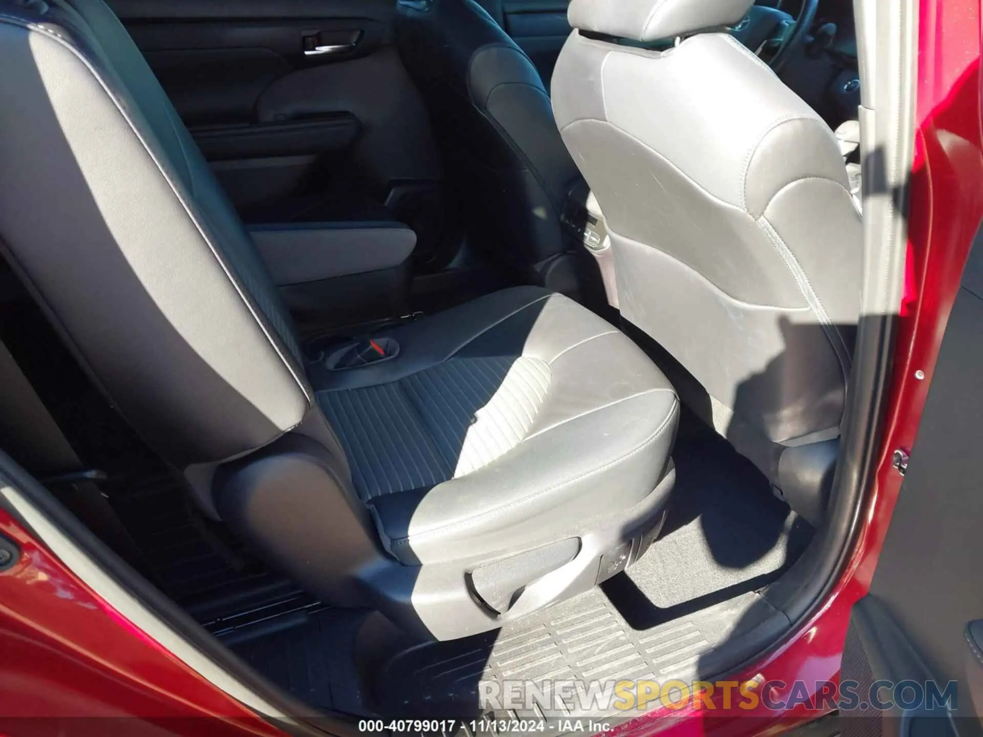 8 fotografías del automóvil dañado 5TDJZRBH8NS173108 TOYOTA HIGHLANDER 2022