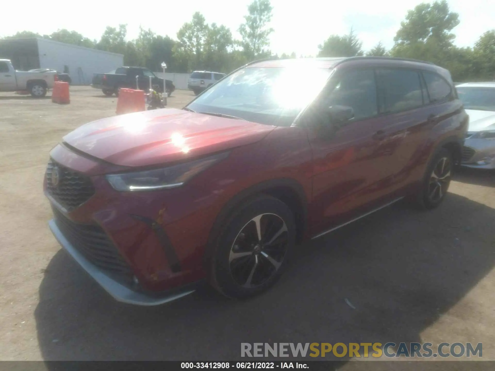 2 fotografías del automóvil dañado 5TDLZRAH7NS096239 TOYOTA HIGHLANDER 2022