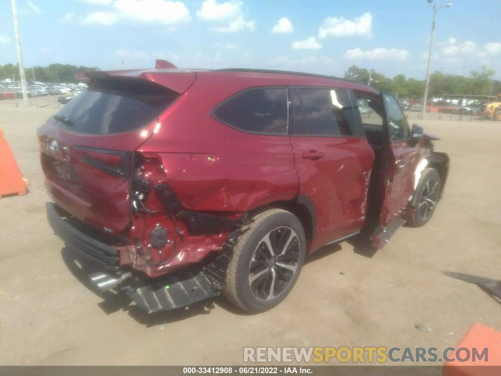 4 fotografías del automóvil dañado 5TDLZRAH7NS096239 TOYOTA HIGHLANDER 2022
