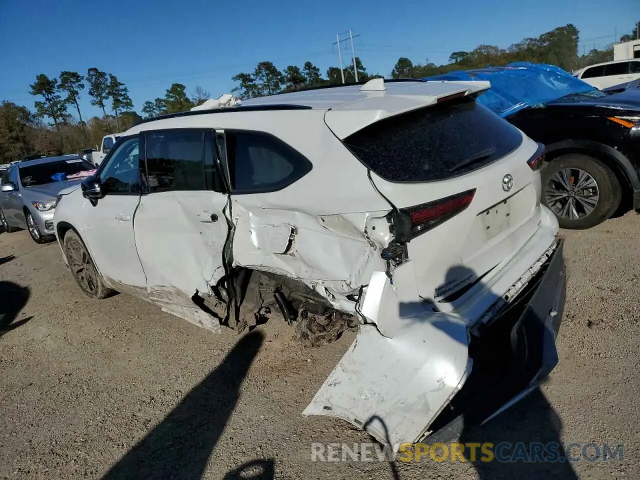 2 fotografías del automóvil dañado 5TDLZRAHXNS092248 TOYOTA HIGHLANDER 2022