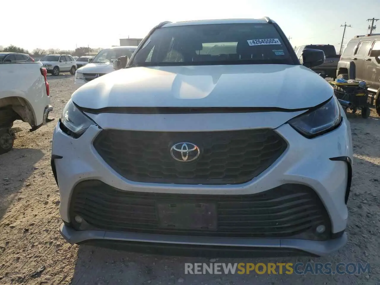 5 fotografías del automóvil dañado 5TDLZRAHXNS094971 TOYOTA HIGHLANDER 2022