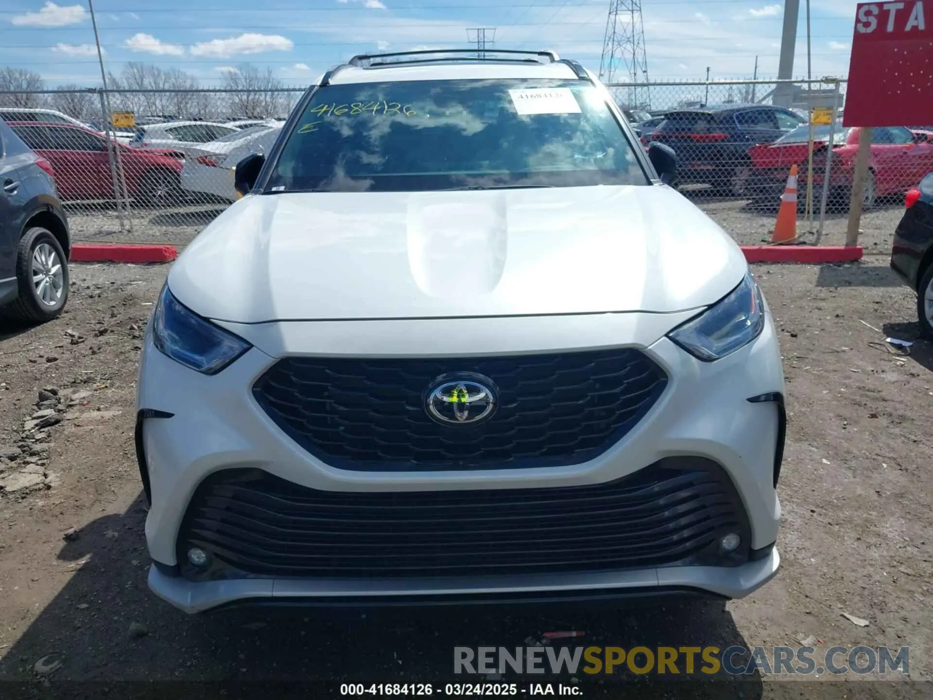 12 fotografías del automóvil dañado 5TDLZRBH0NS235559 TOYOTA HIGHLANDER 2022