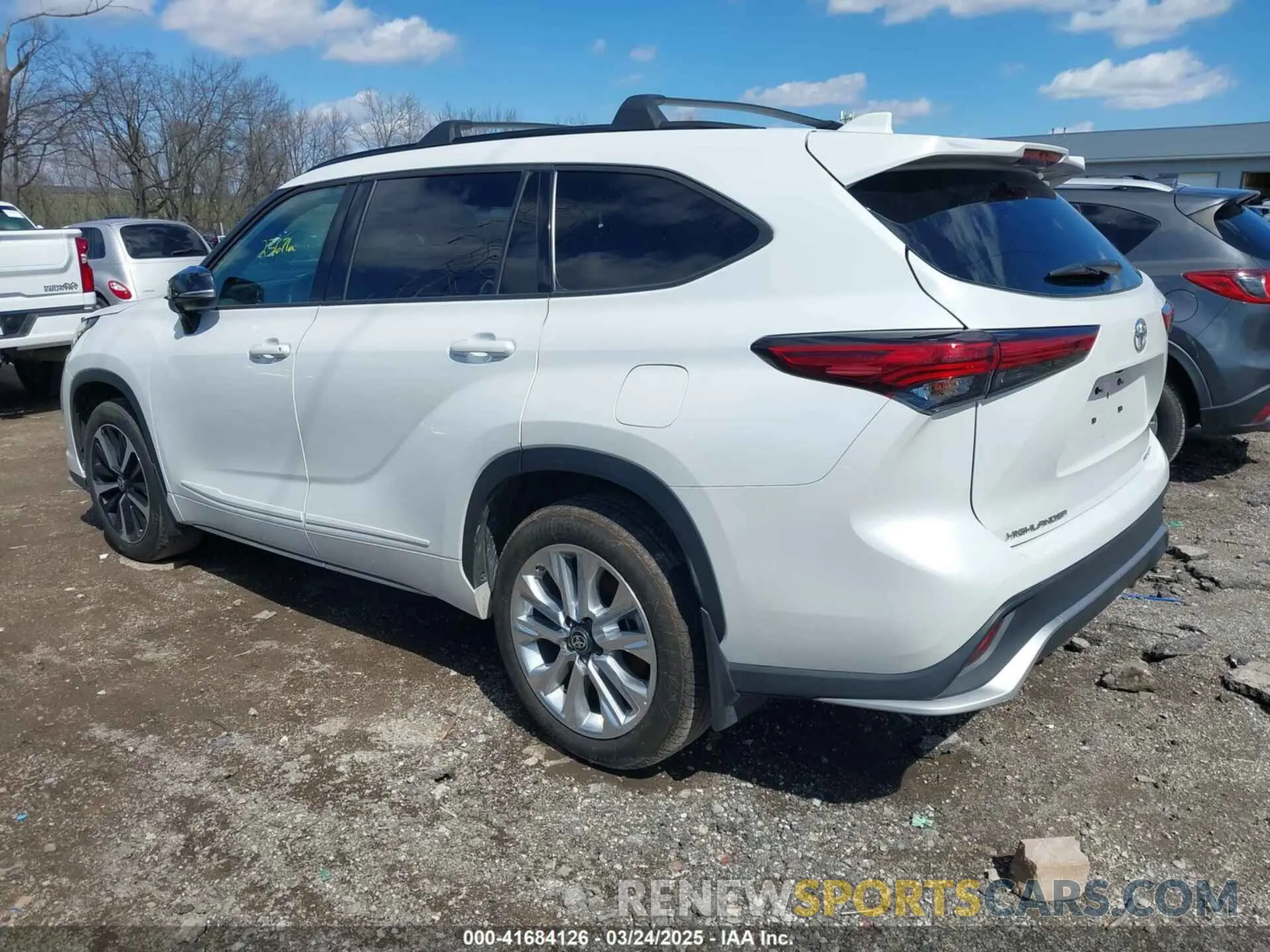 3 fotografías del automóvil dañado 5TDLZRBH0NS235559 TOYOTA HIGHLANDER 2022