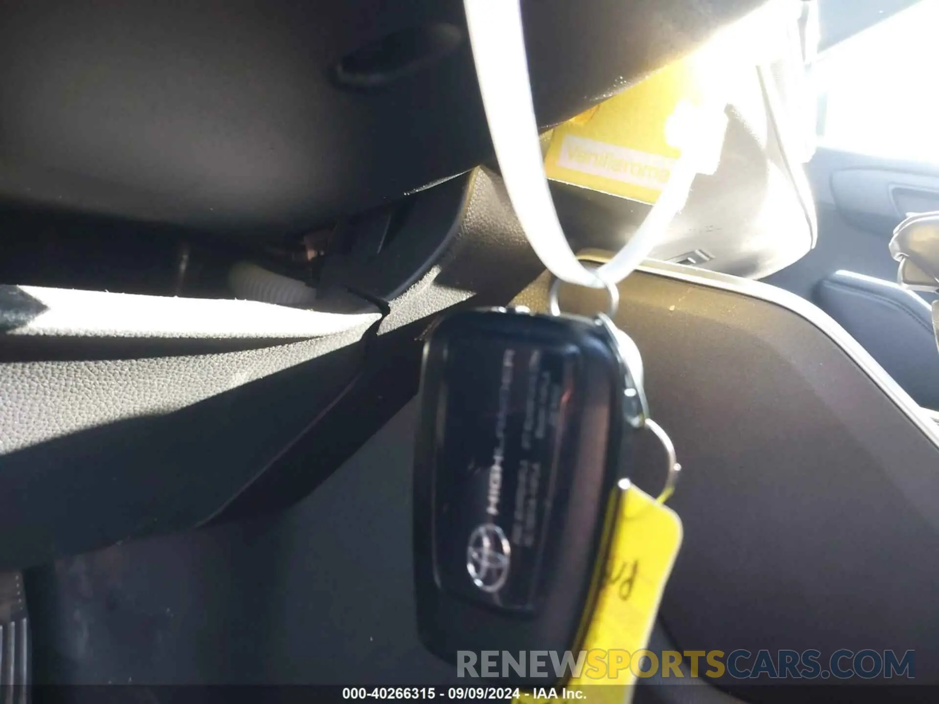 11 fotografías del automóvil dañado 5TDLZRBH1NS209276 TOYOTA HIGHLANDER 2022