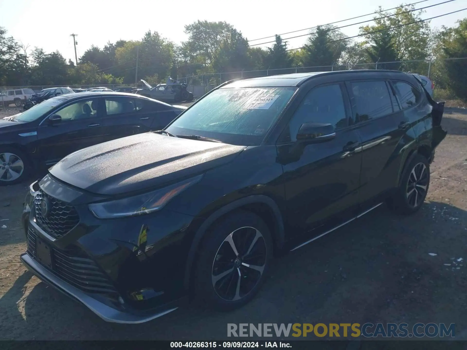 2 fotografías del automóvil dañado 5TDLZRBH1NS209276 TOYOTA HIGHLANDER 2022