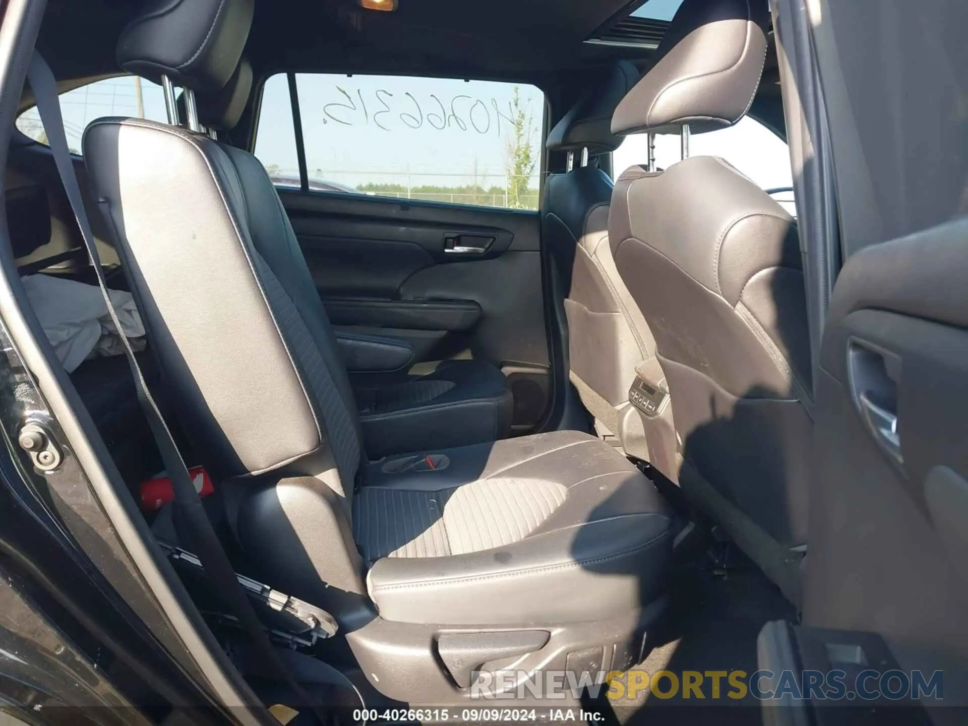 8 fotografías del automóvil dañado 5TDLZRBH1NS209276 TOYOTA HIGHLANDER 2022