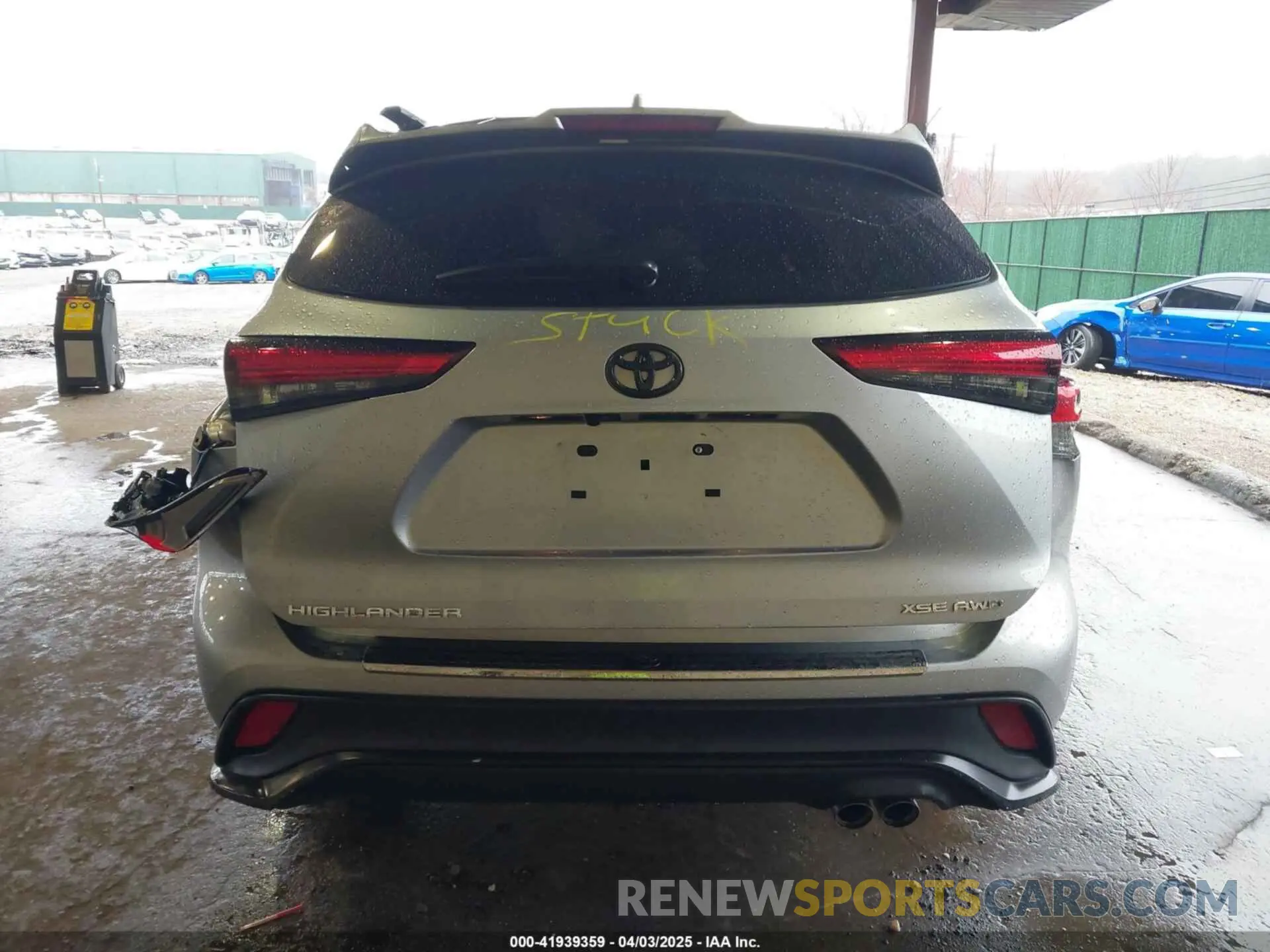 16 fotografías del automóvil dañado 5TDLZRBH4NS173454 TOYOTA HIGHLANDER 2022