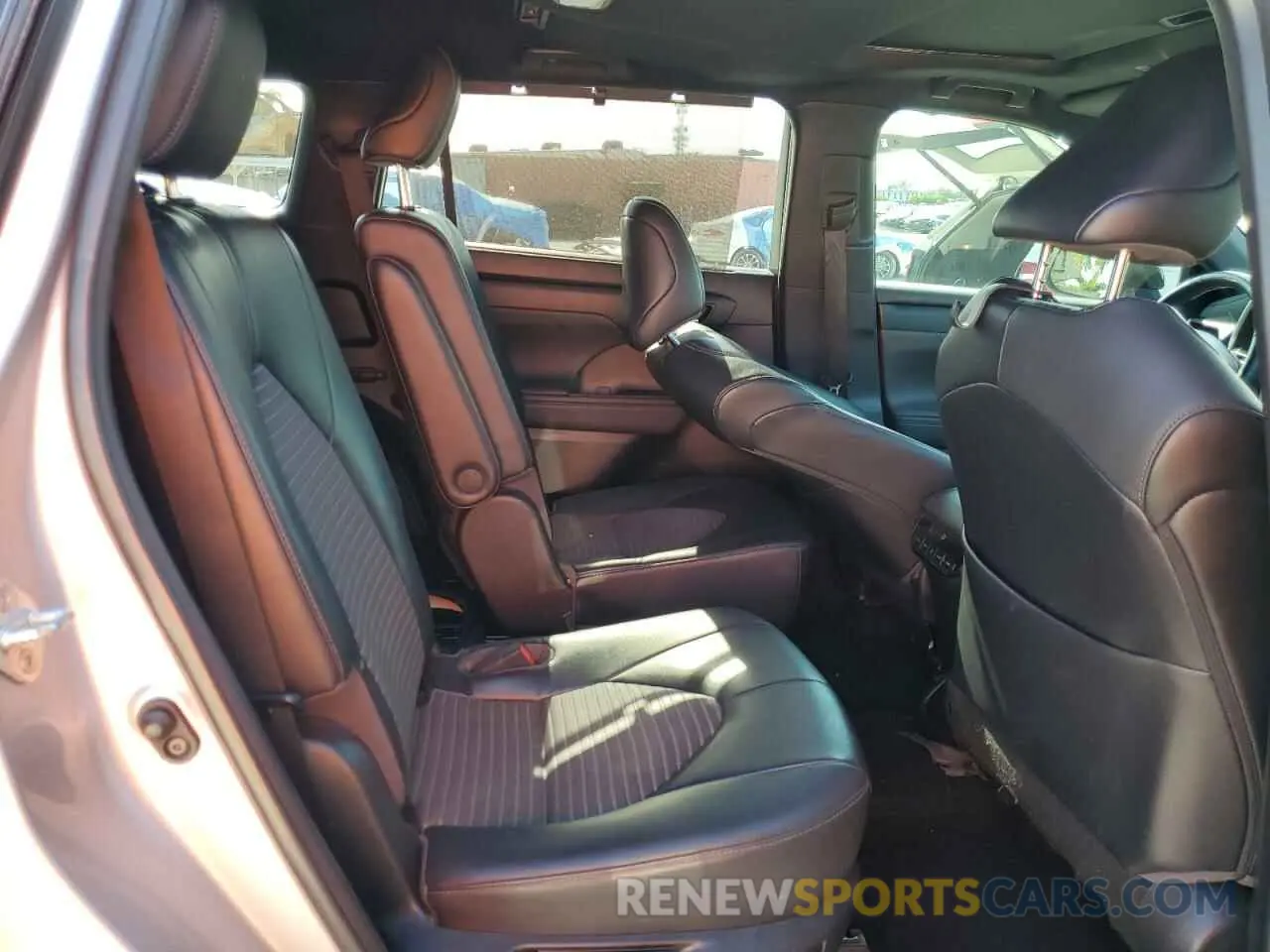10 fotografías del automóvil dañado 5TDLZRBH5NS243608 TOYOTA HIGHLANDER 2022