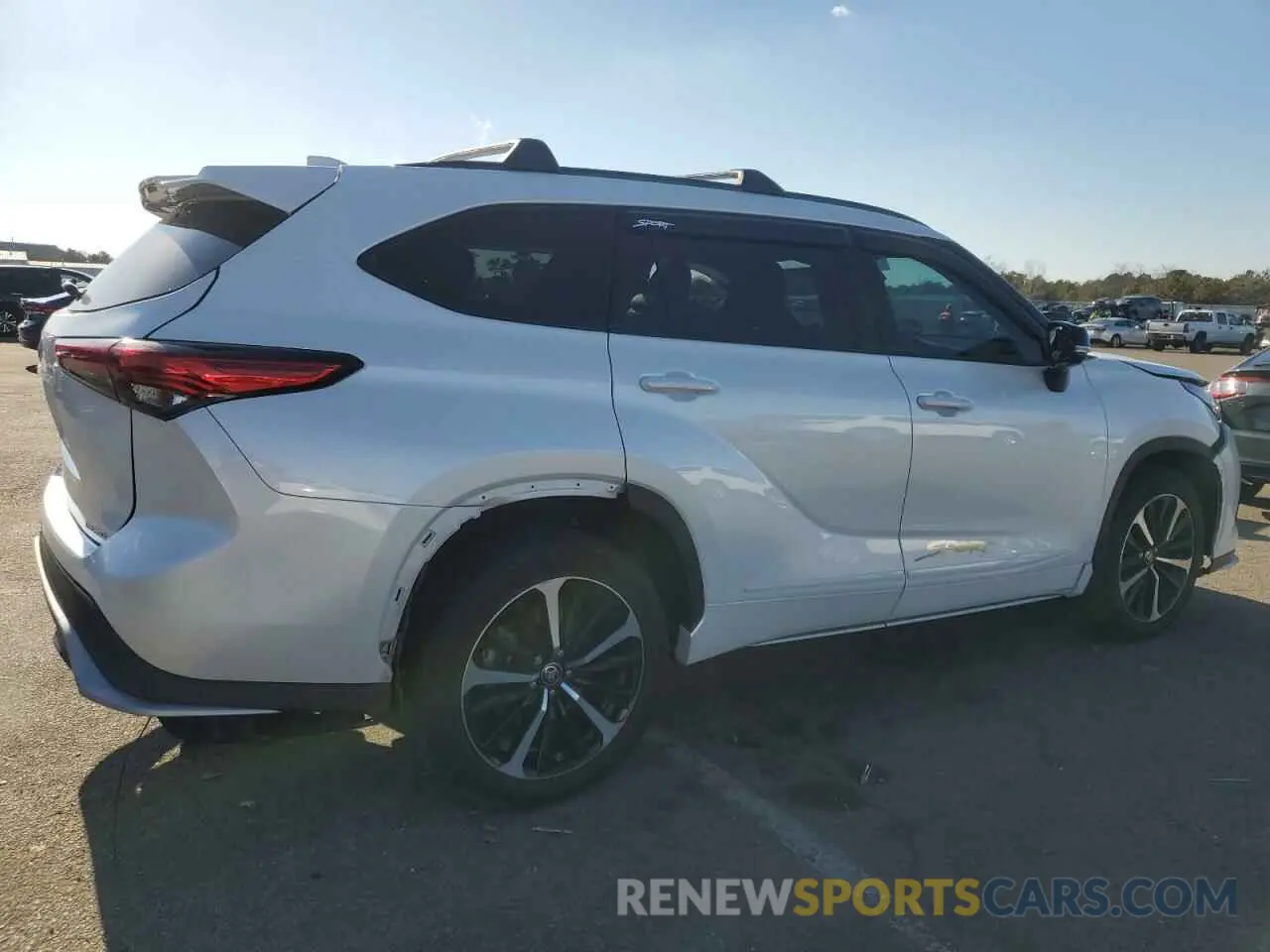 3 fotografías del automóvil dañado 5TDLZRBH7NS195870 TOYOTA HIGHLANDER 2022