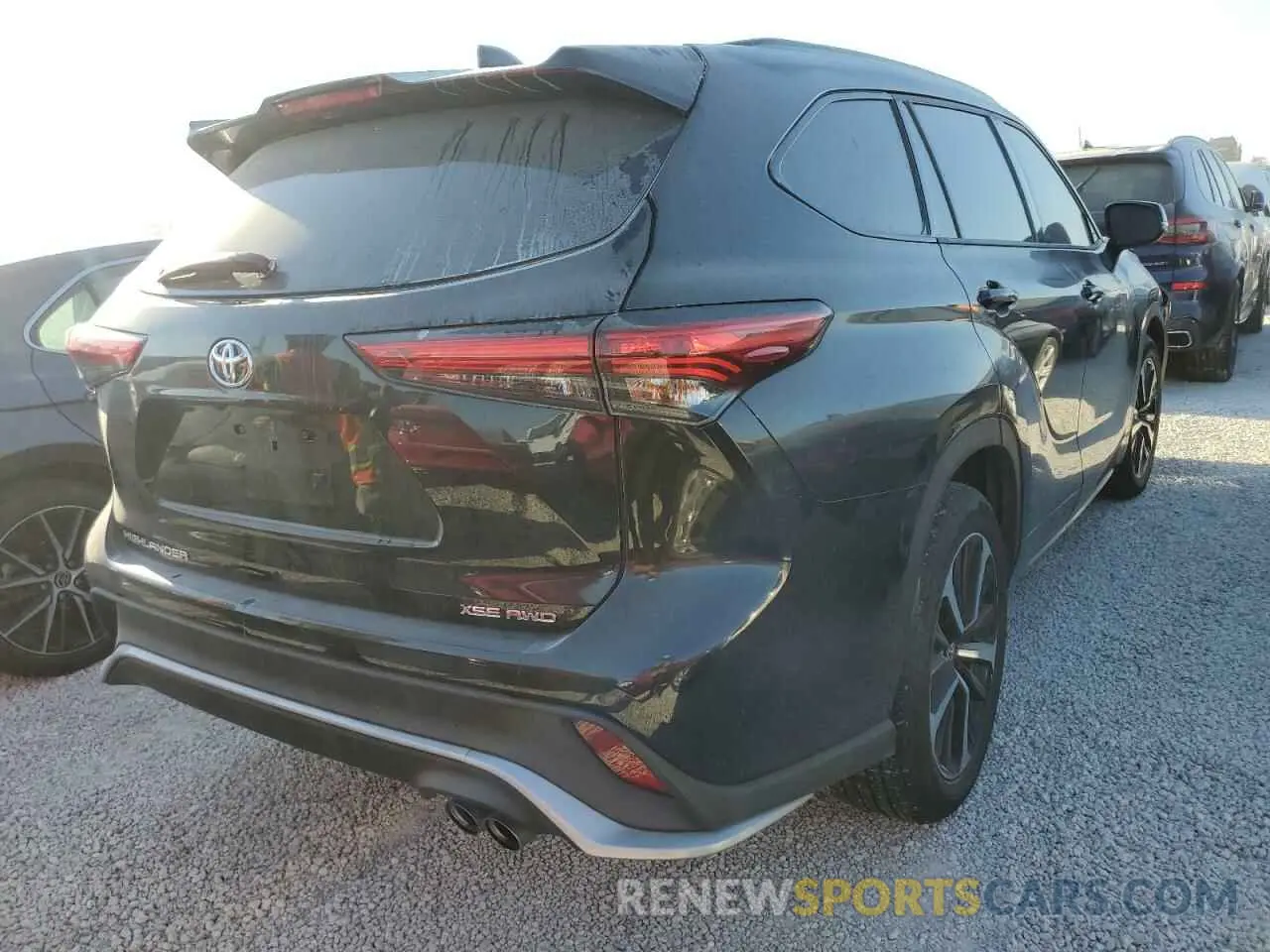 4 fotografías del automóvil dañado 5TDLZRBH8NS191729 TOYOTA HIGHLANDER 2022
